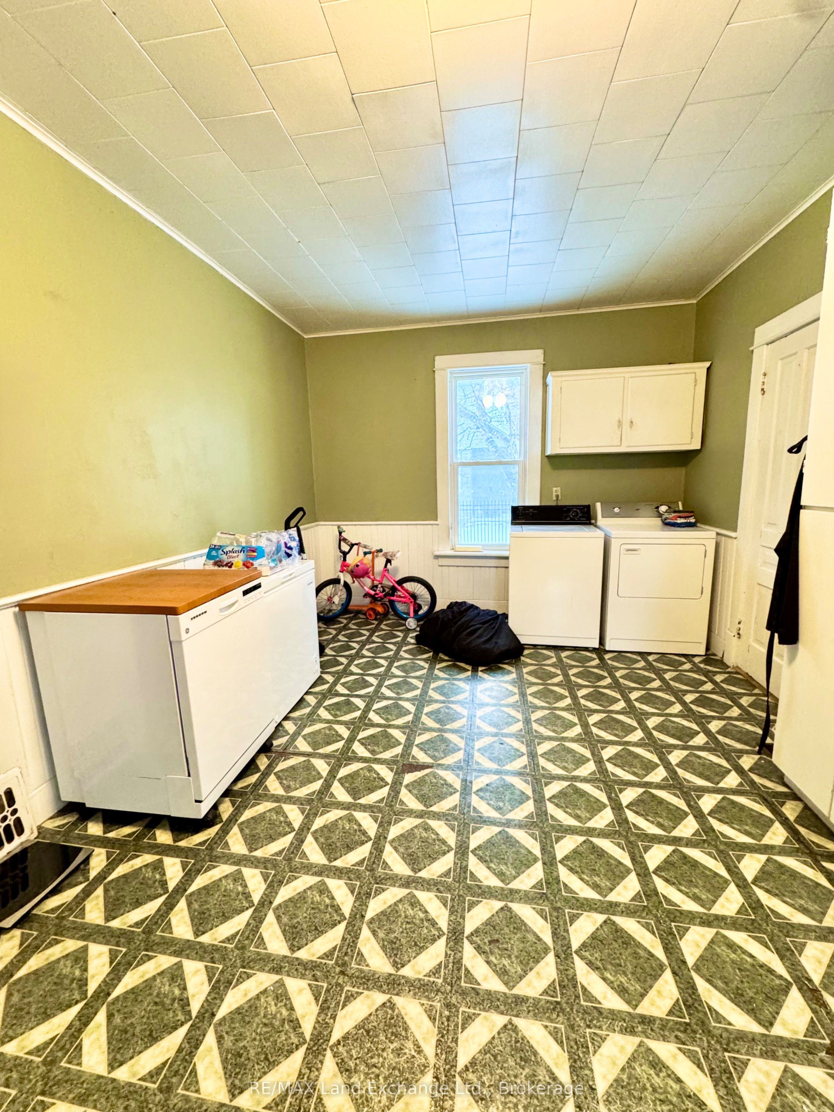 79 Albert Street S Property Photo 5