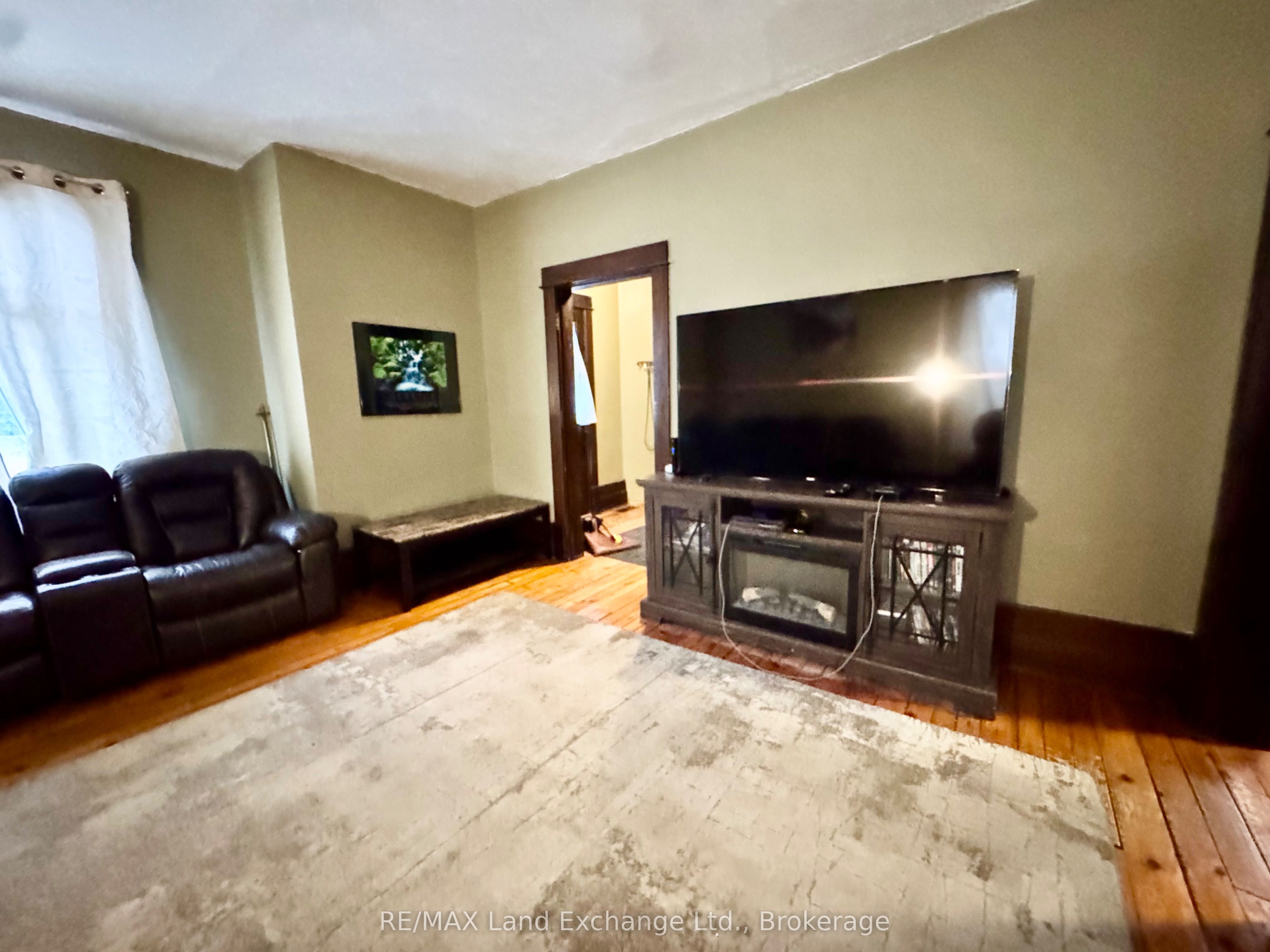79 Albert Street S Property Photo 6