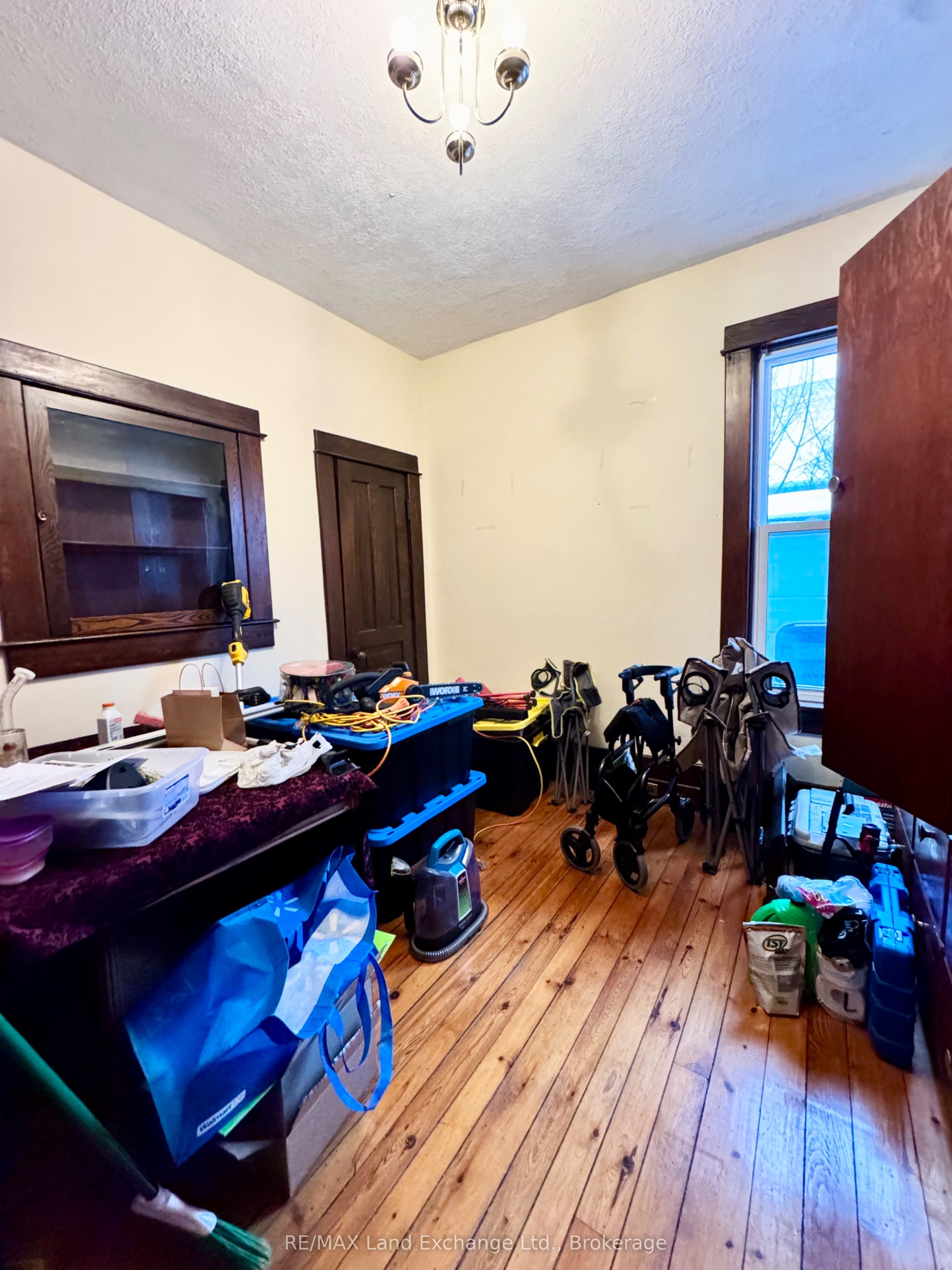 79 Albert Street S Property Photo 7