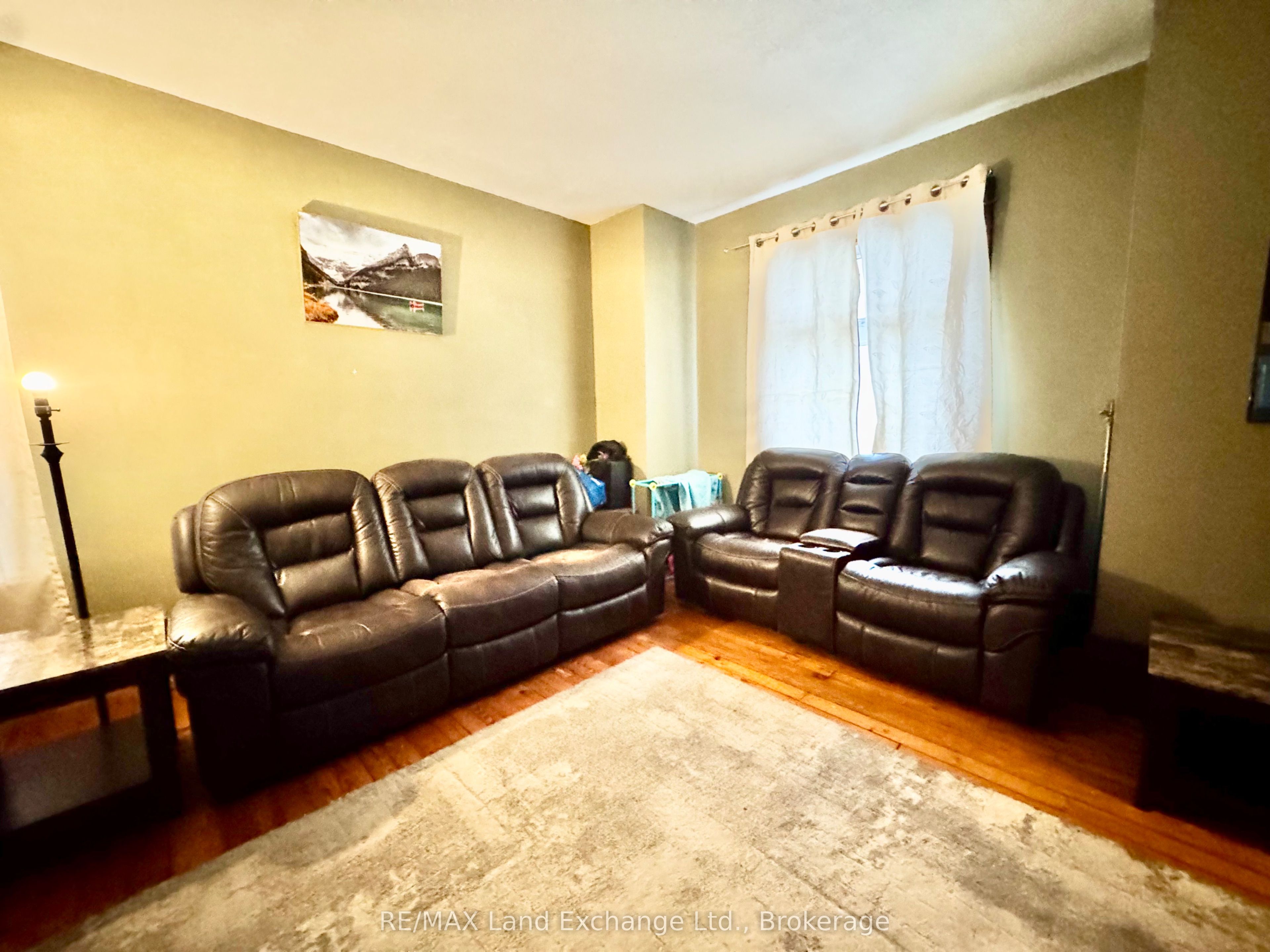 79 Albert Street S Property Photo 8