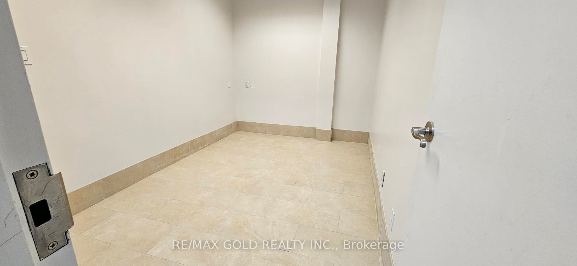 #b 11 - 490 Dutton Drive Property Photo 5