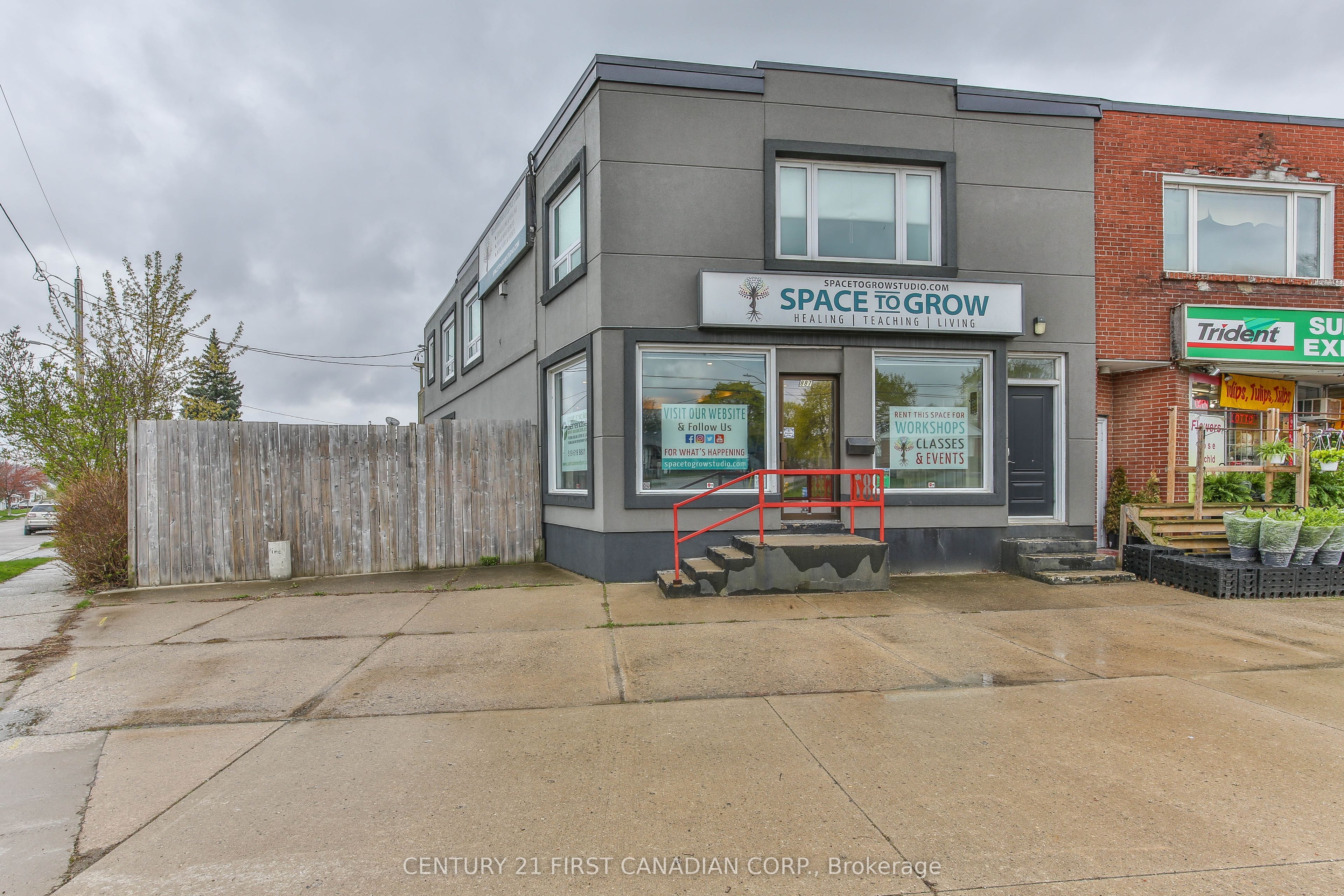 887 Hamilton Road Property Photo 1