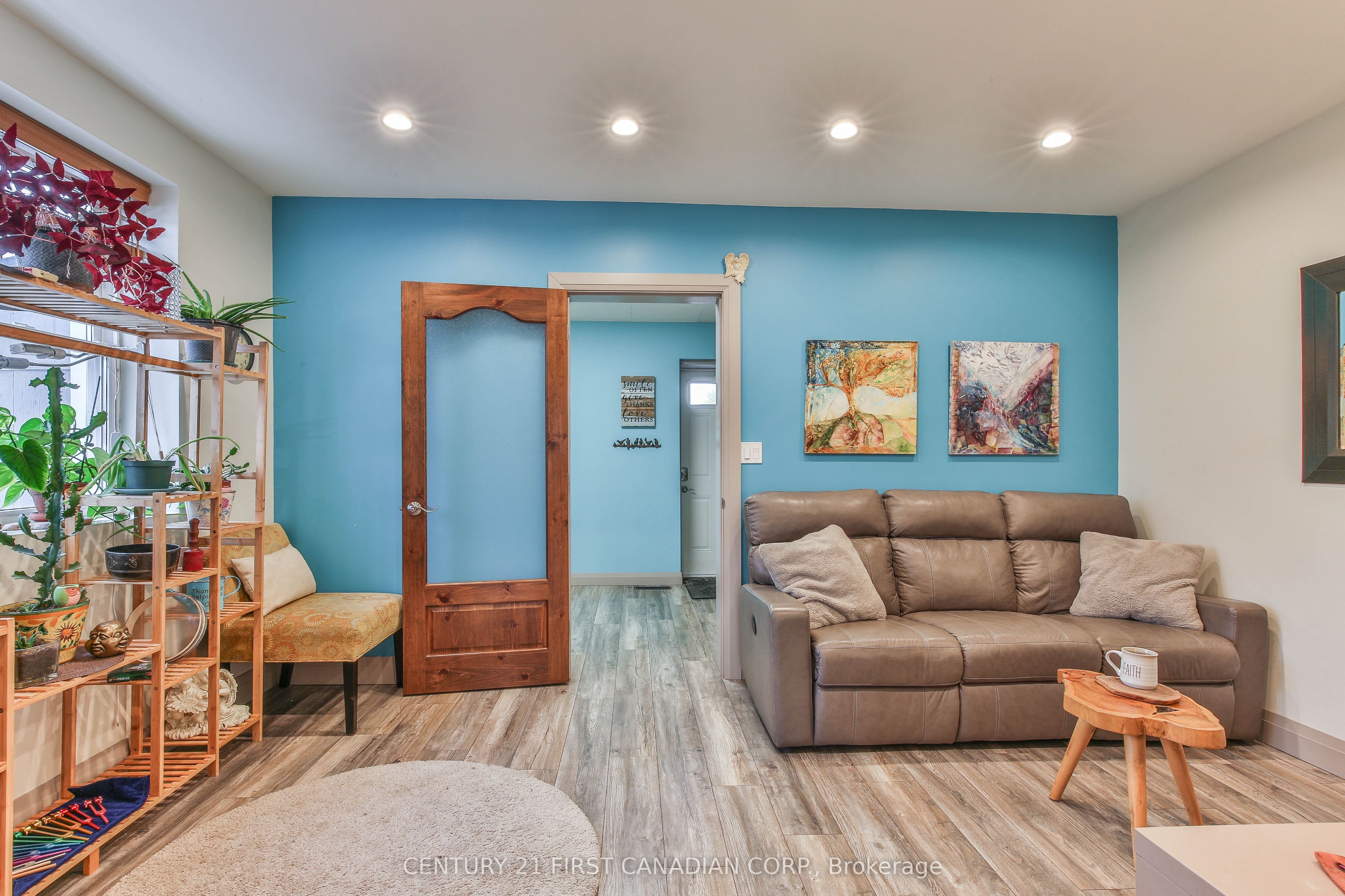 887 Hamilton Road Property Photo 16