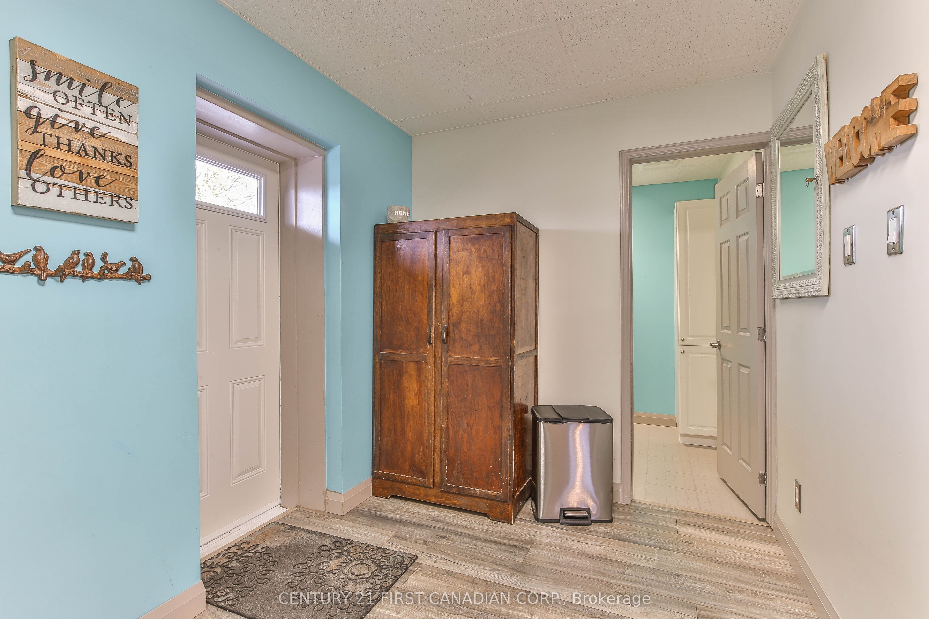 887 Hamilton Rd Property Photo 18