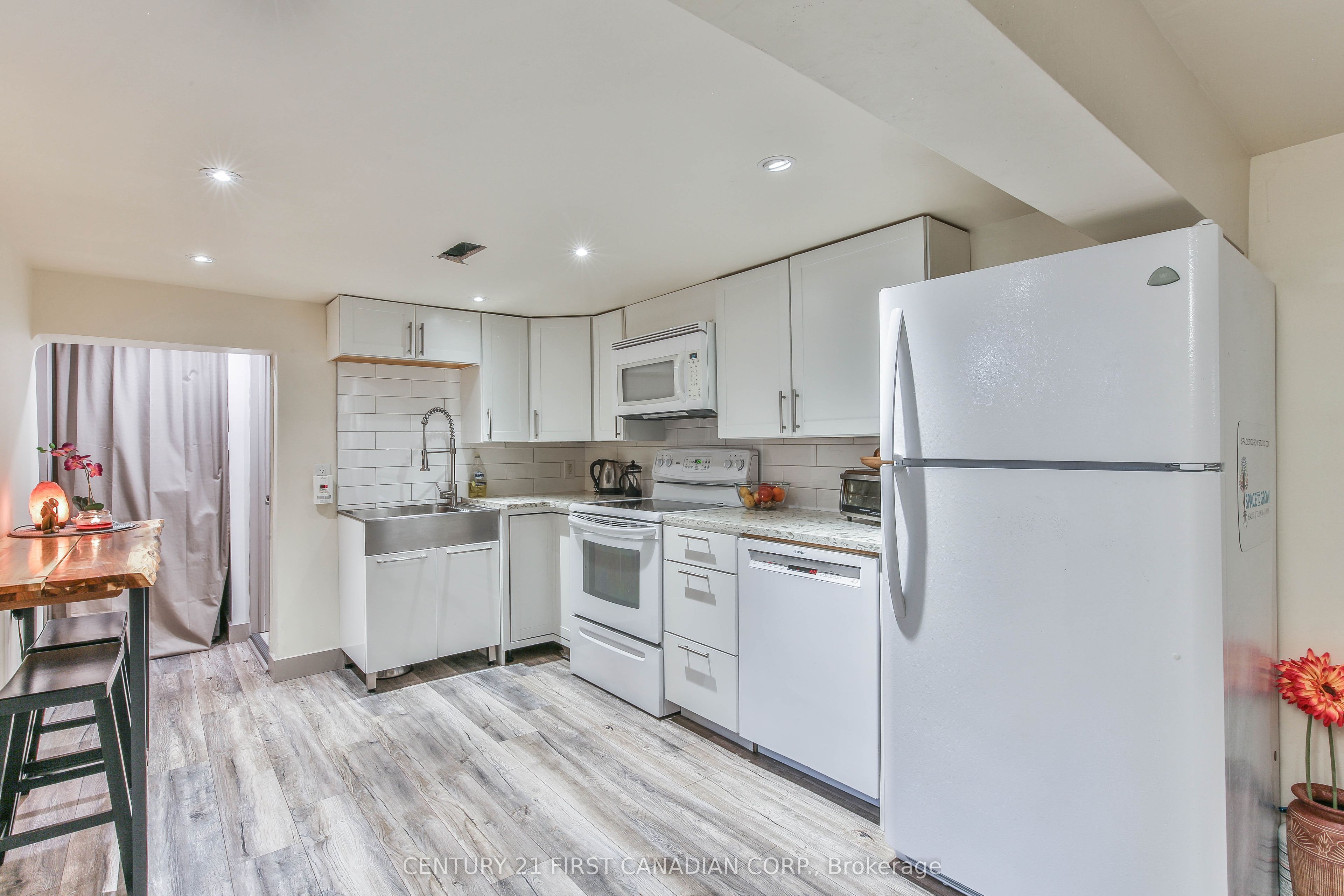 887 Hamilton Road Property Photo 36