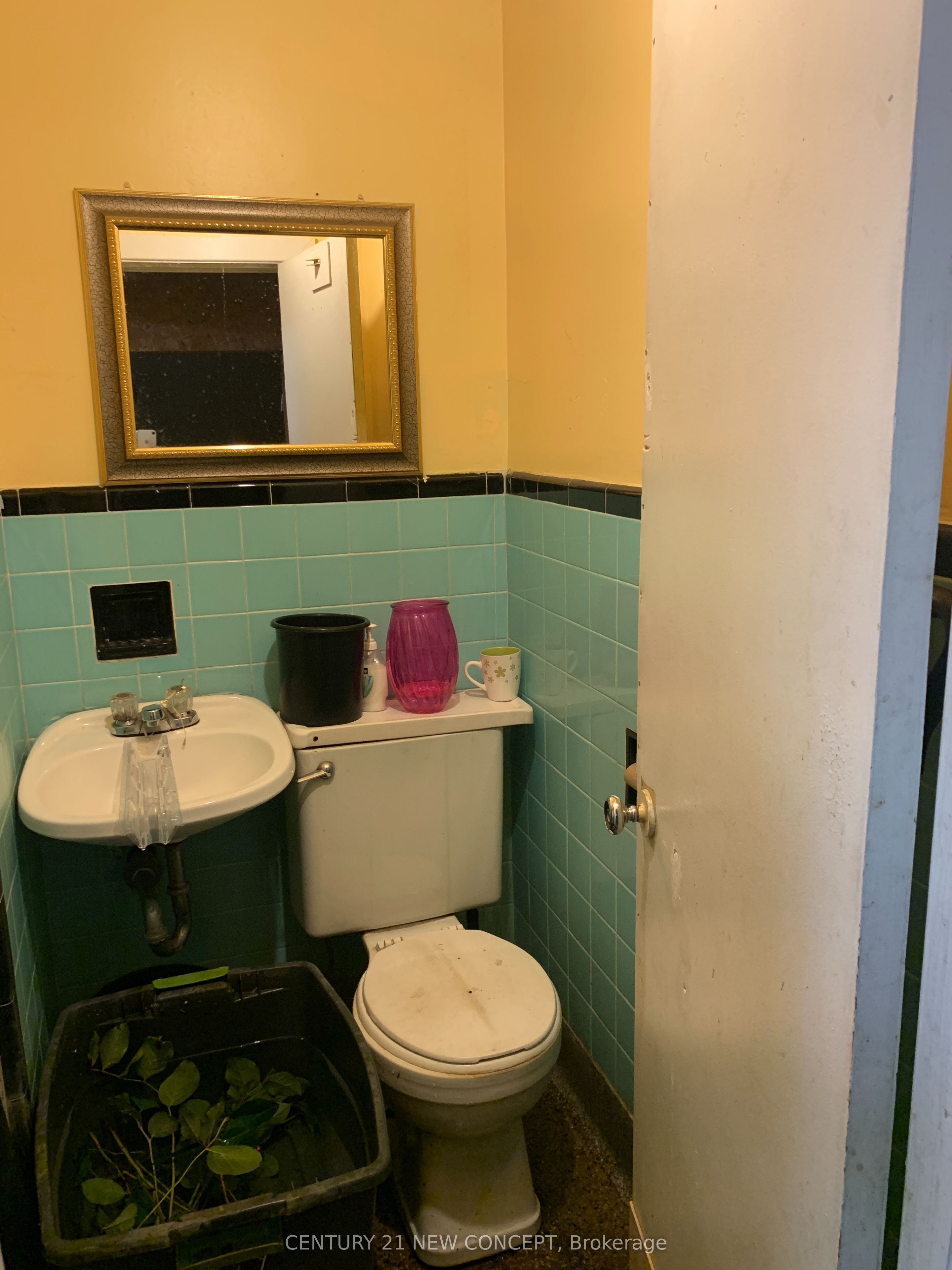885 Hamilton Road Property Photo 7