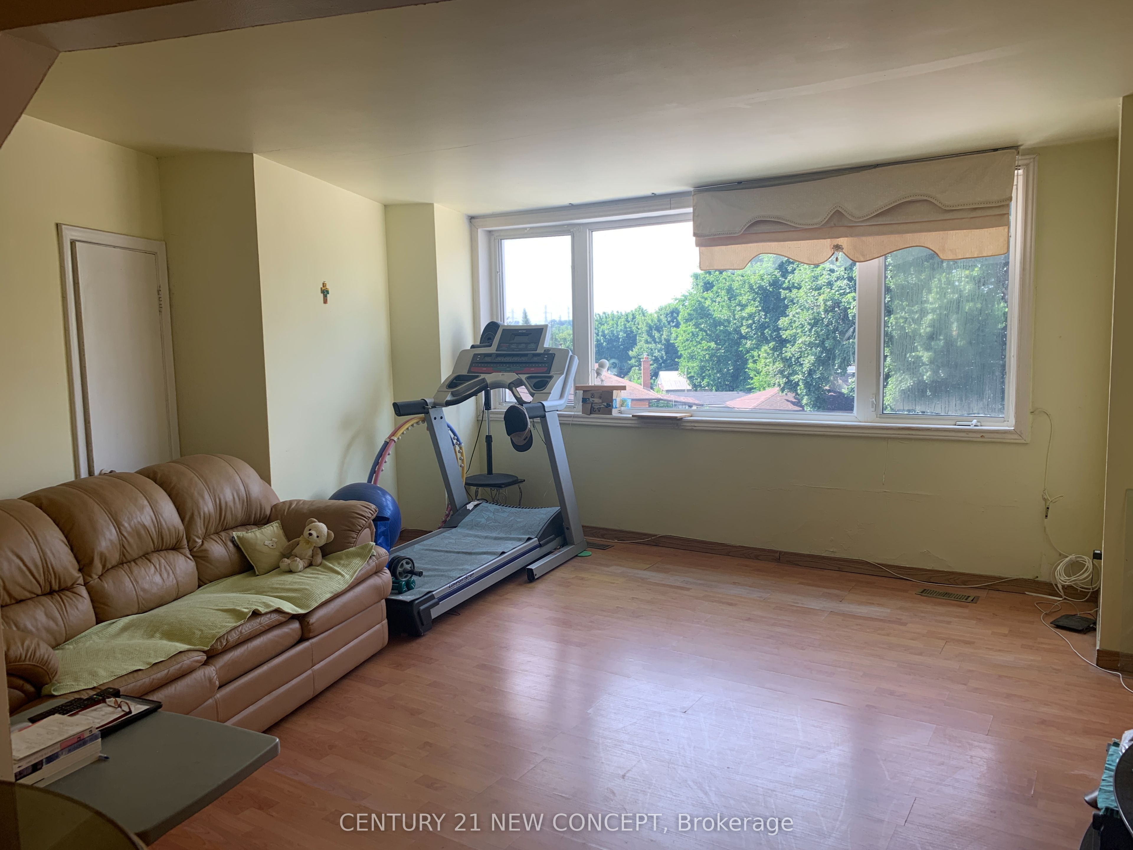 885 Hamilton Road Property Photo 8