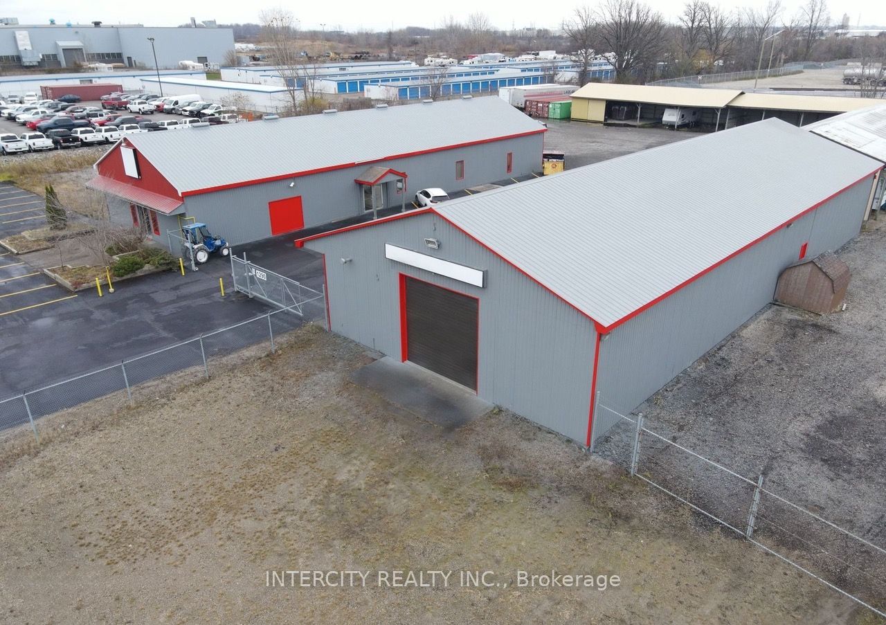 1290 Dundas Street Property Photo 2