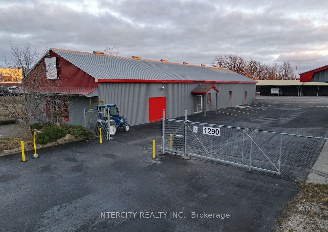 1290 Dundas Street Property Photo 5