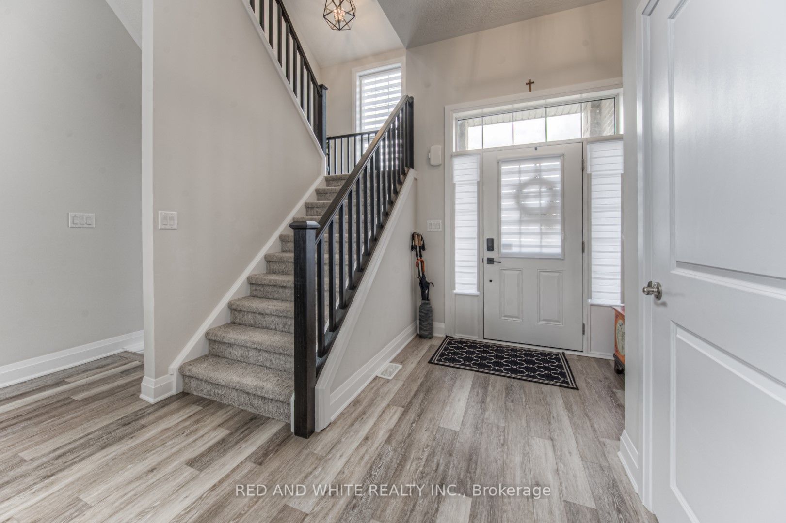 582 Mayapple Street Property Photo 4