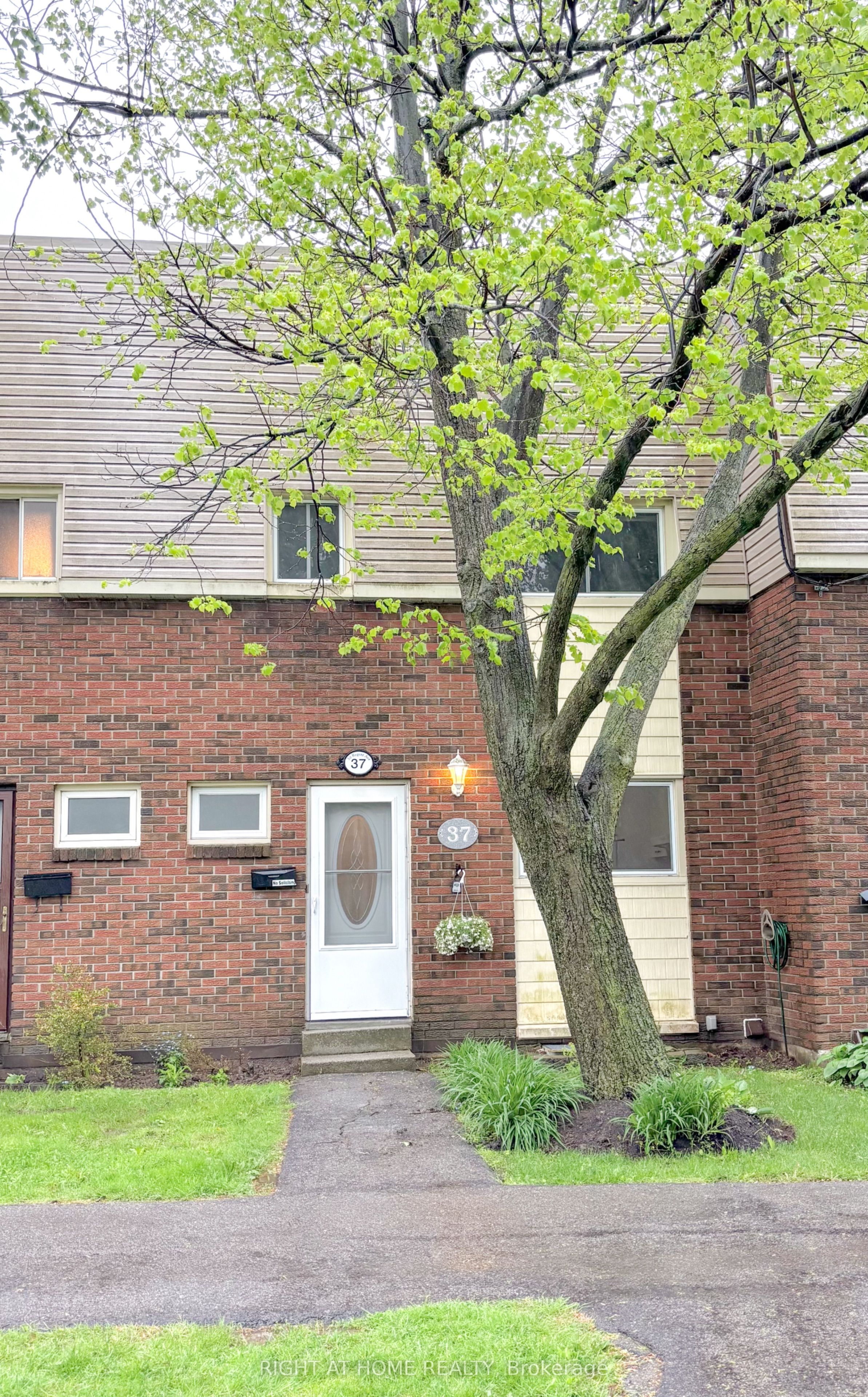 #37a - 30 Regent Avenue Property Photo 1