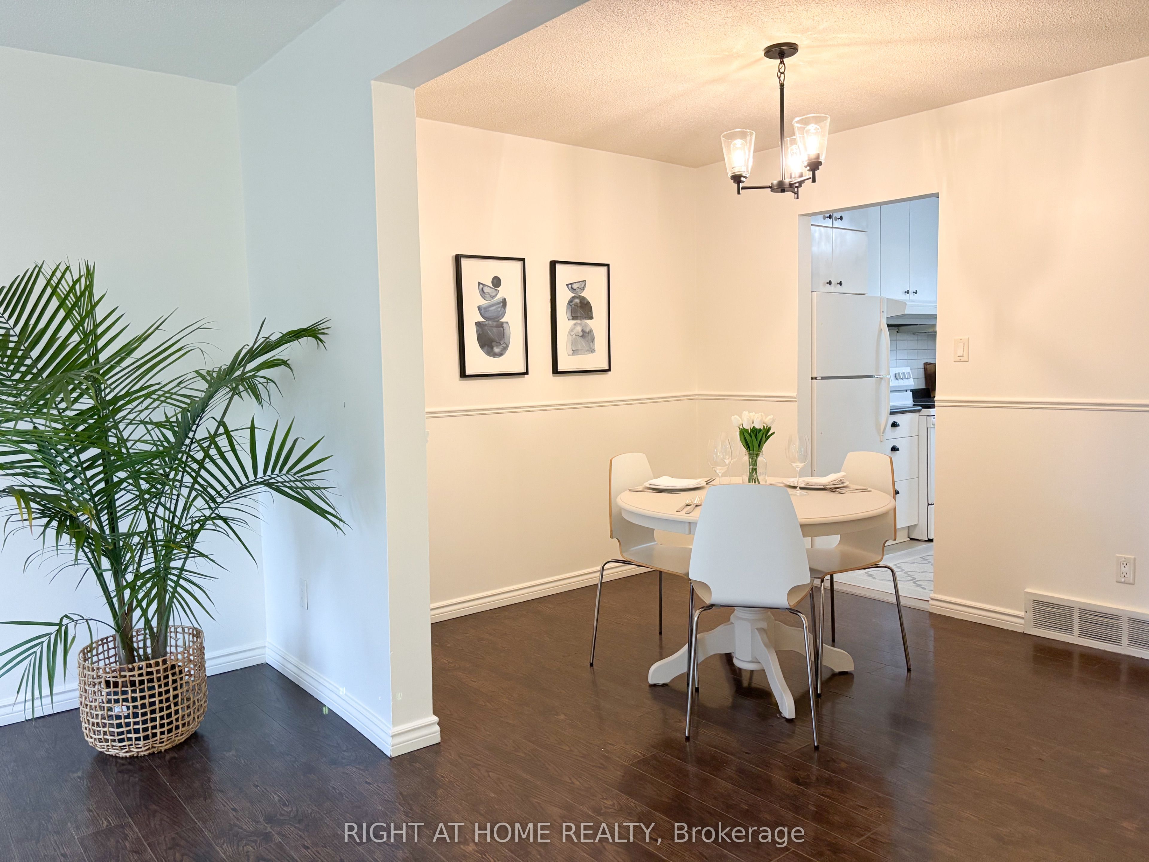 #37a - 30 Regent Avenue Property Photo 5