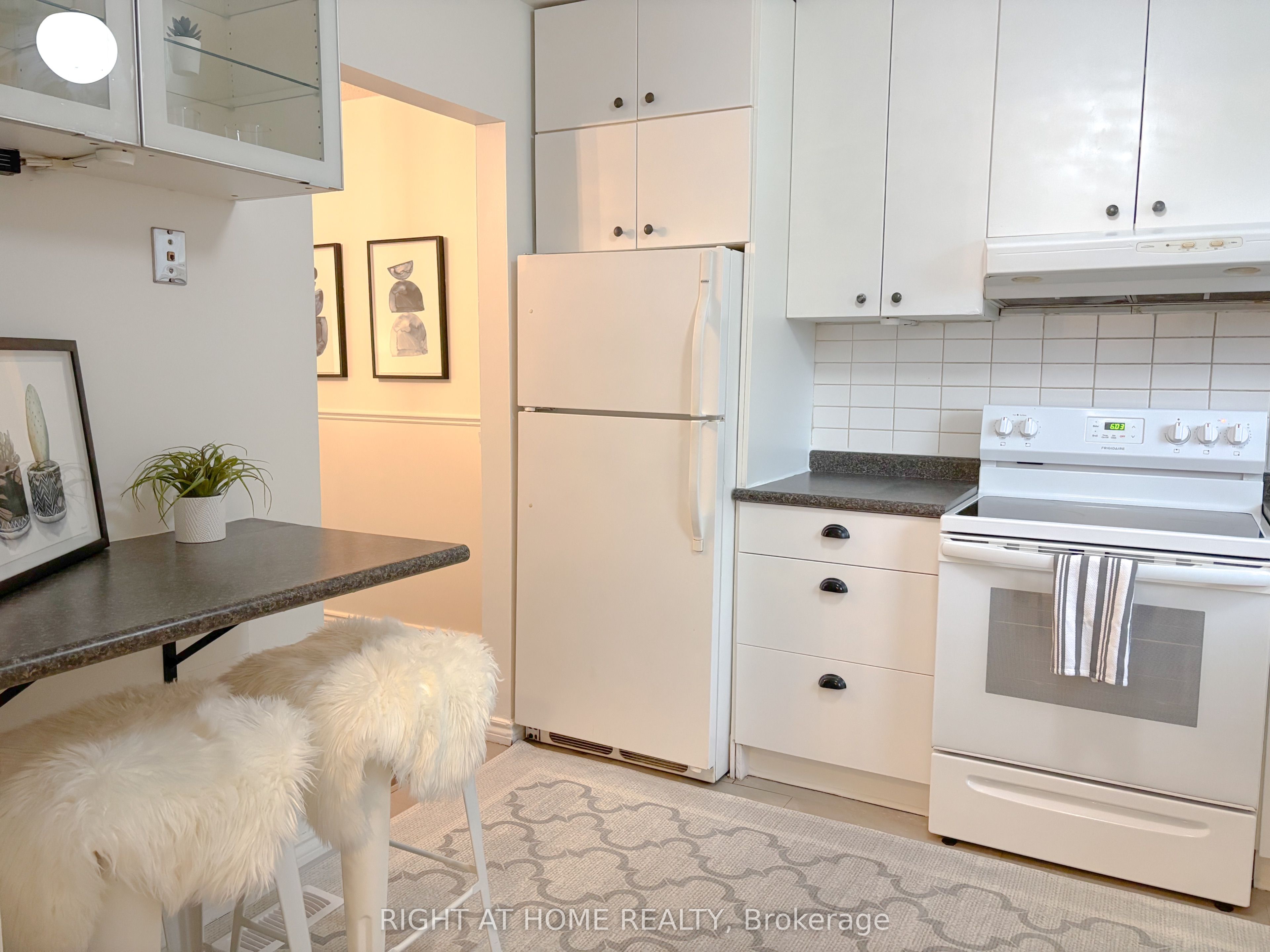 #37a - 30 Regent Avenue Property Photo 7