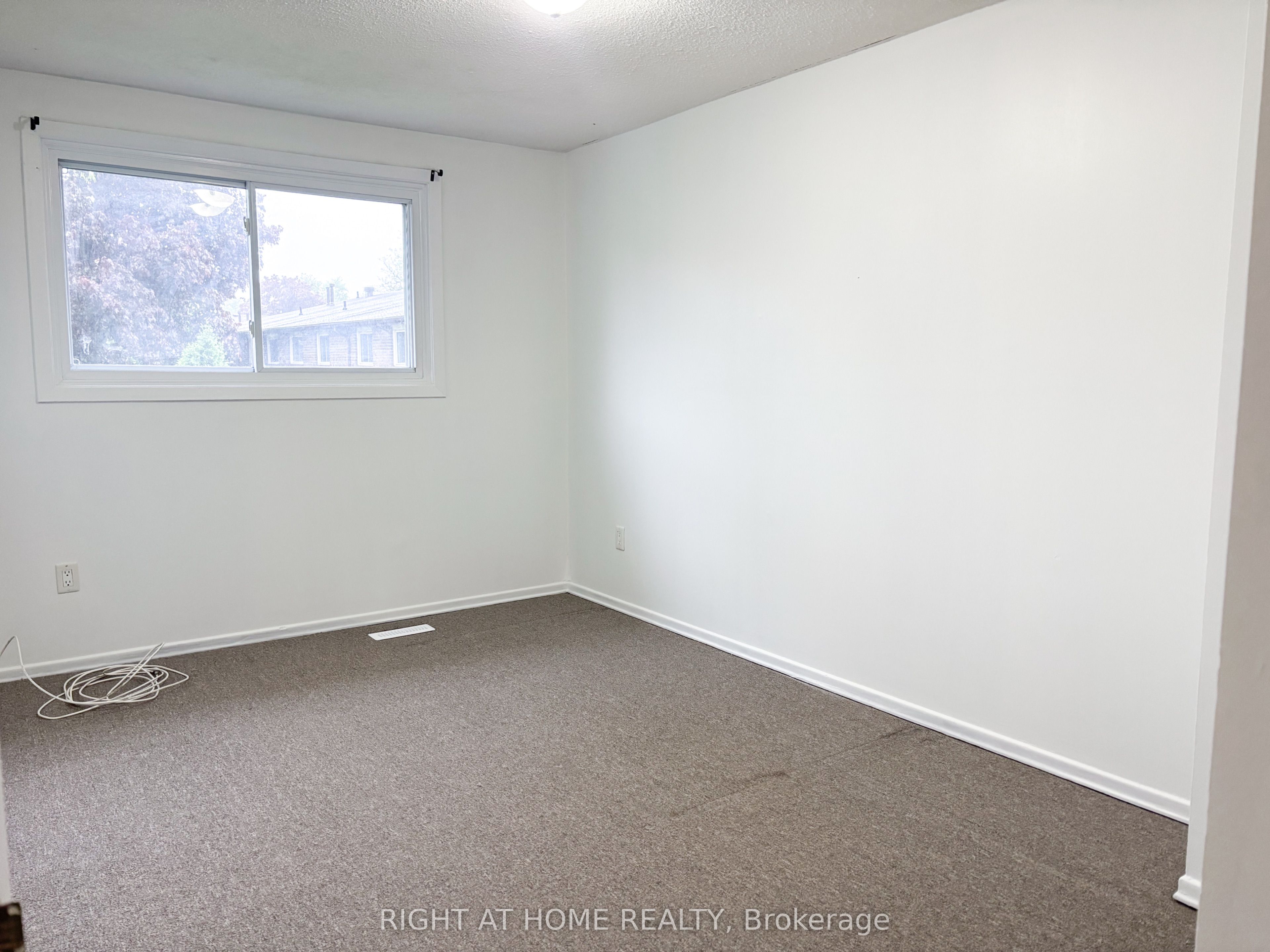 #37a - 30 Regent Avenue Property Photo 11