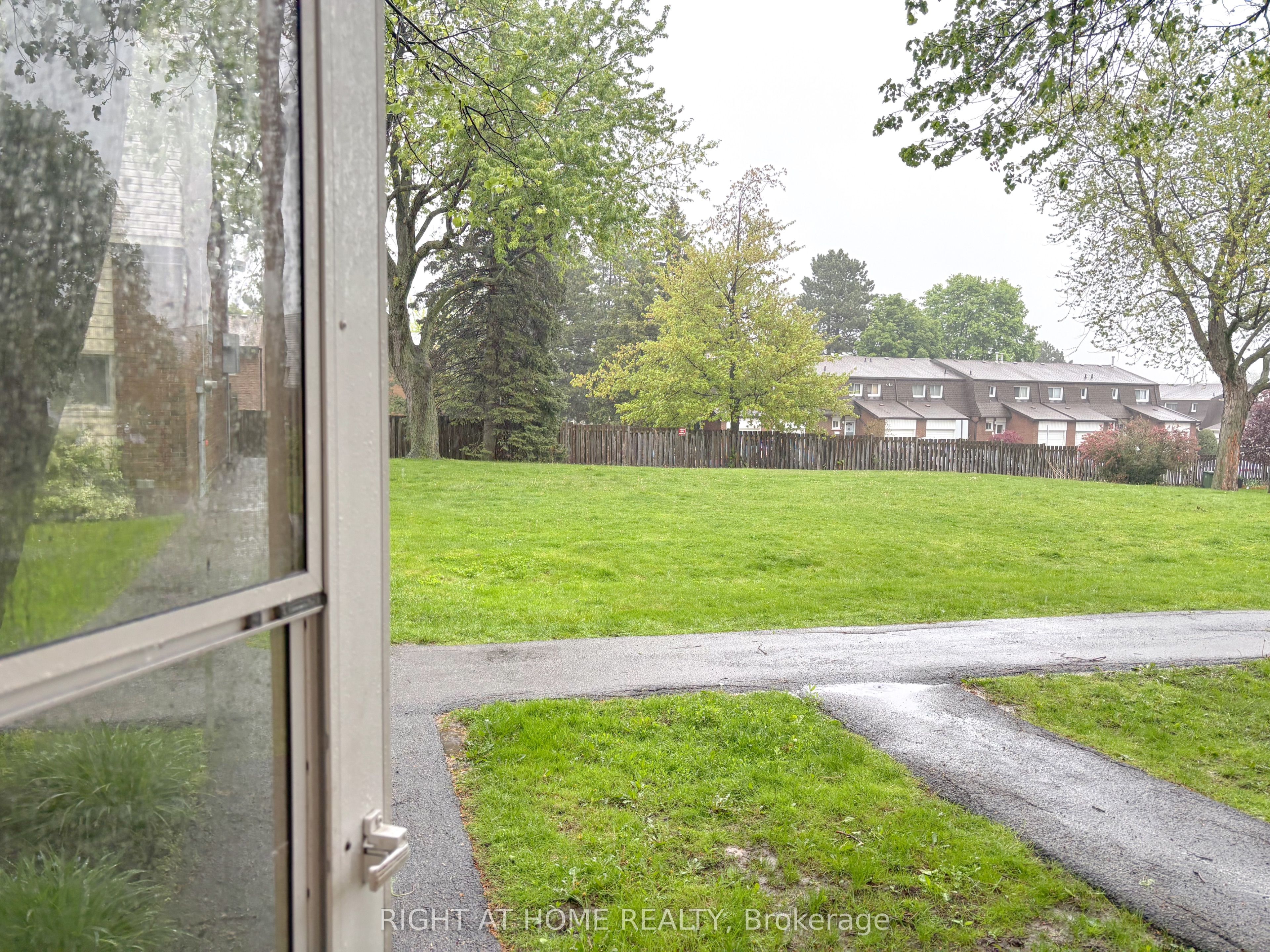 #37a - 30 Regent Avenue Property Photo 16