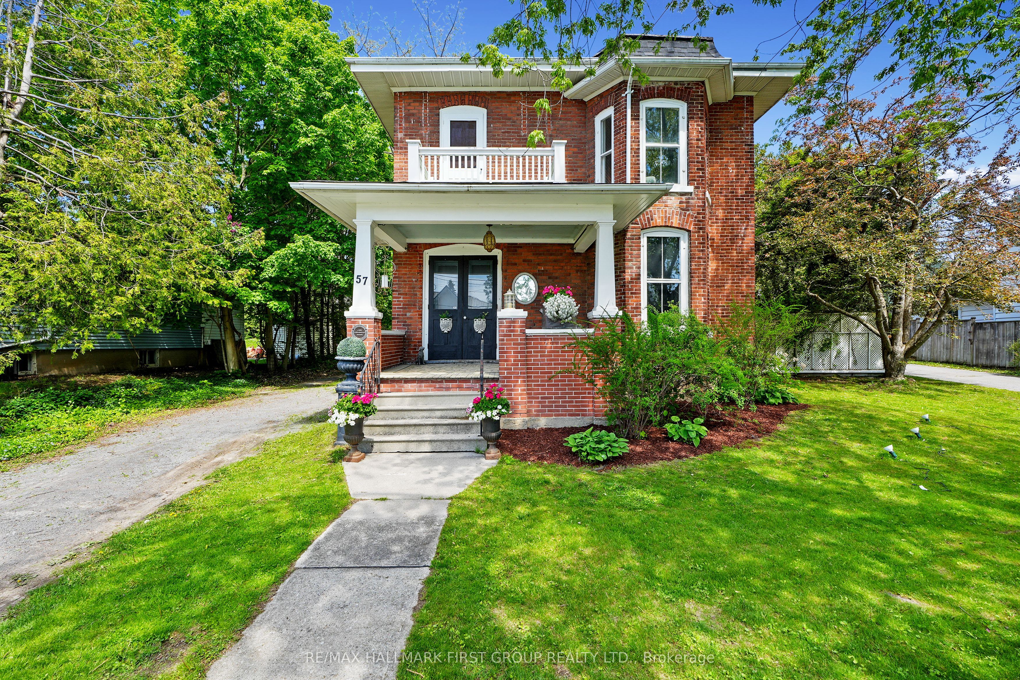 57 King Street E Property Photo 1