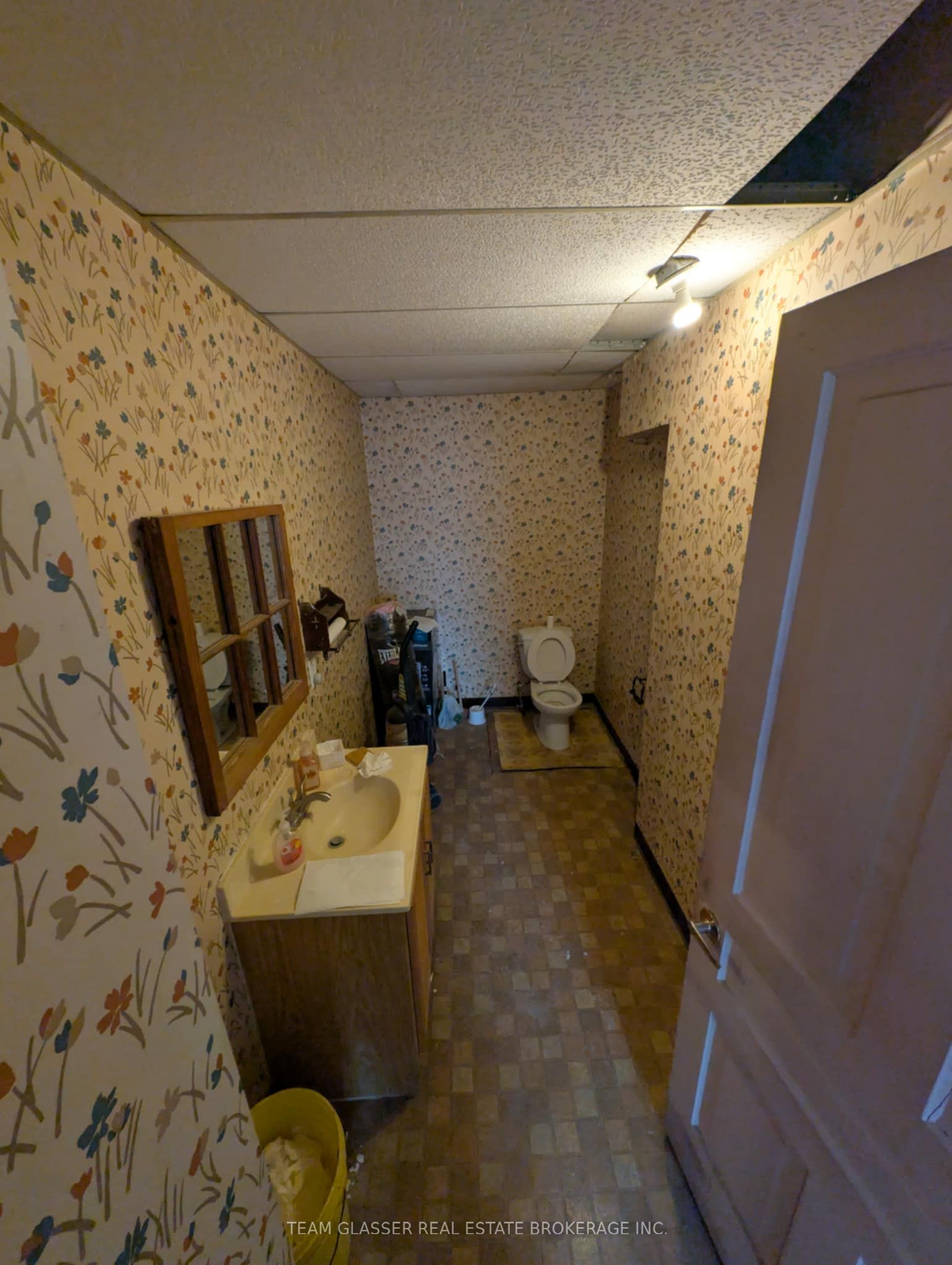 693 Hale St Property Photo 3