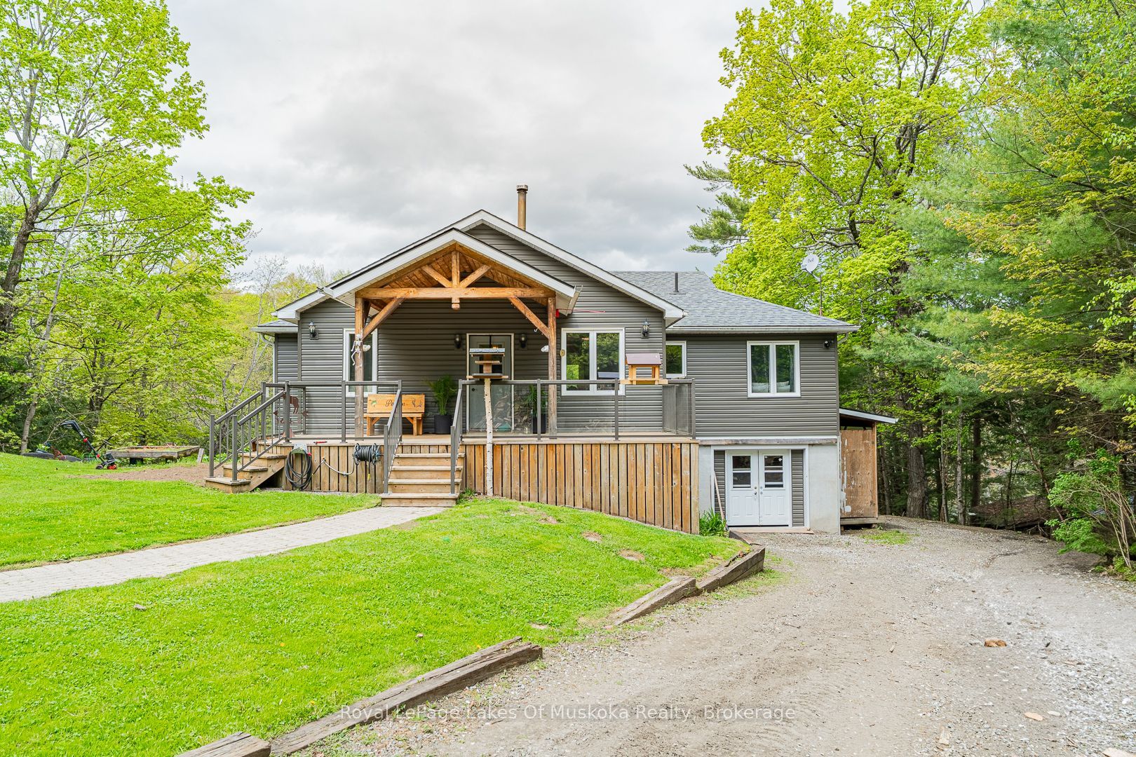 1075 Rocky Narrows Road Property Photo 1