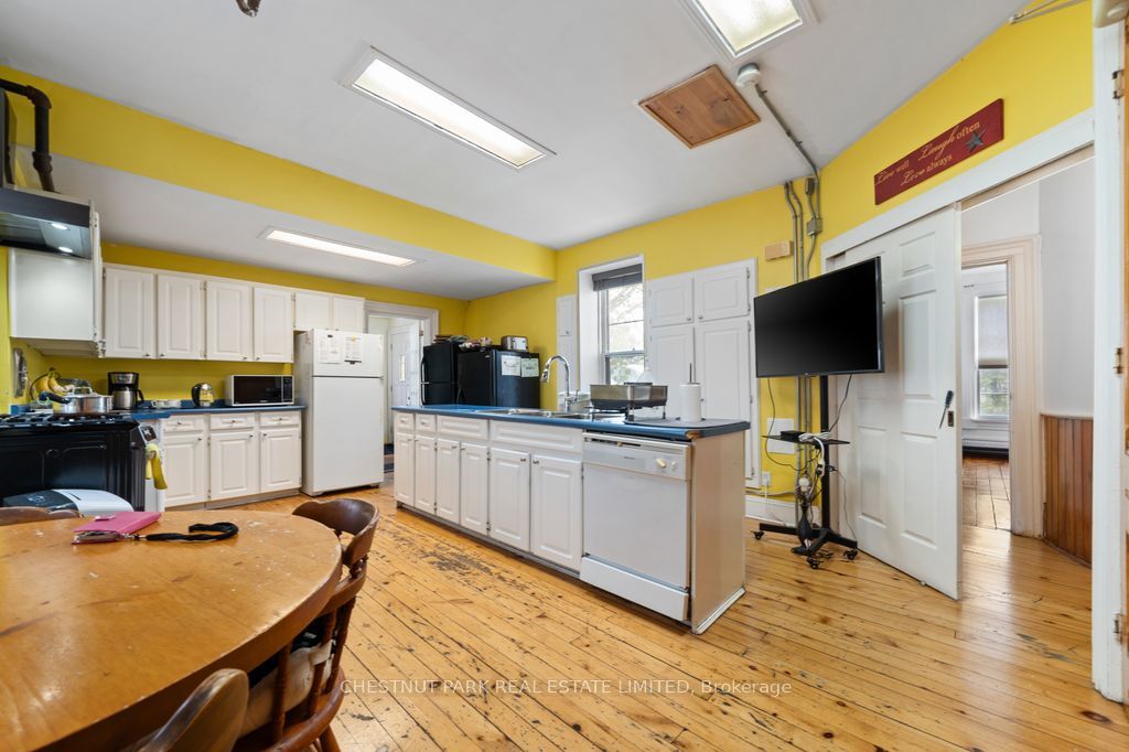 71 Queen St Property Photo 20