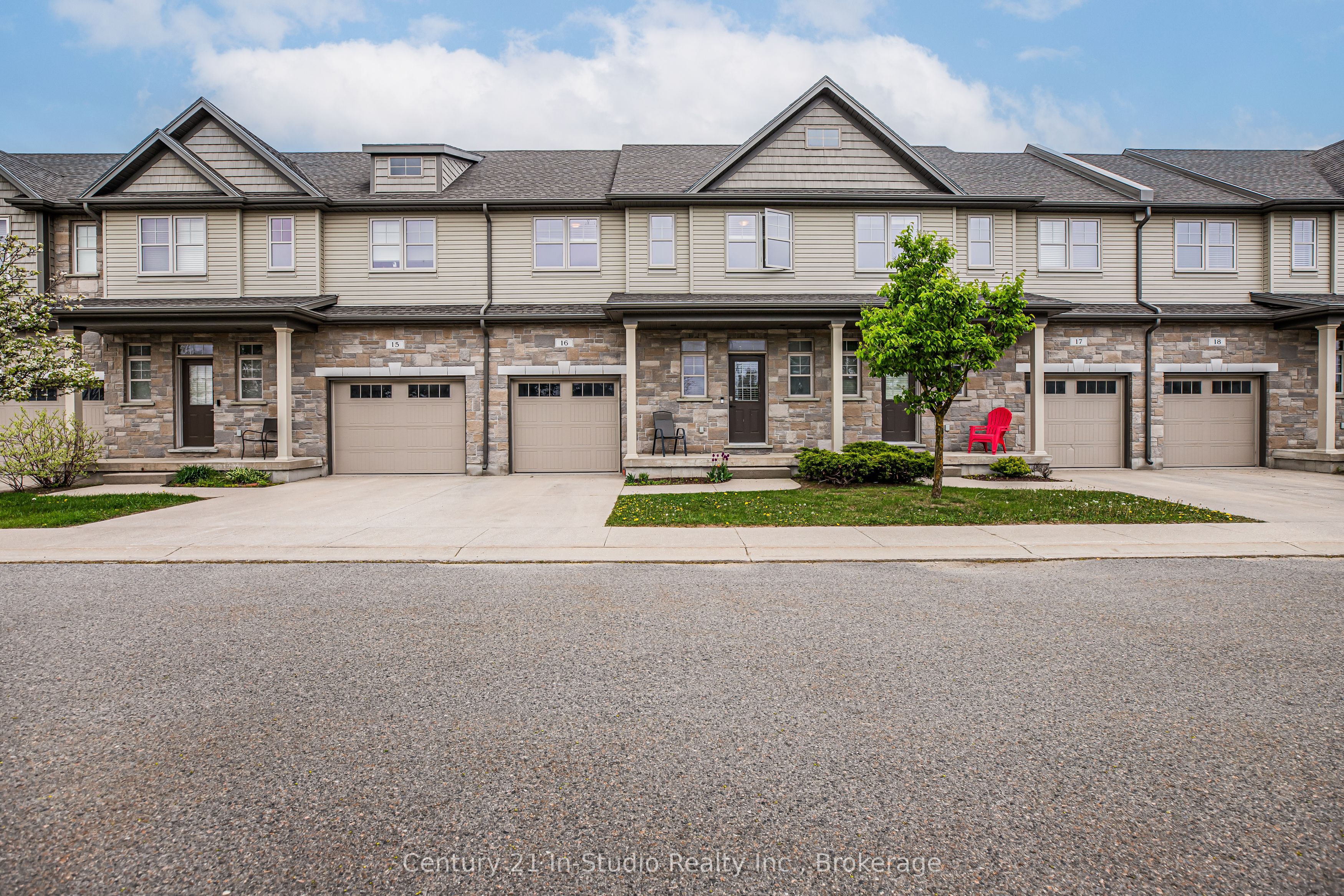 935 Goderich Street 16 Property Photo 1