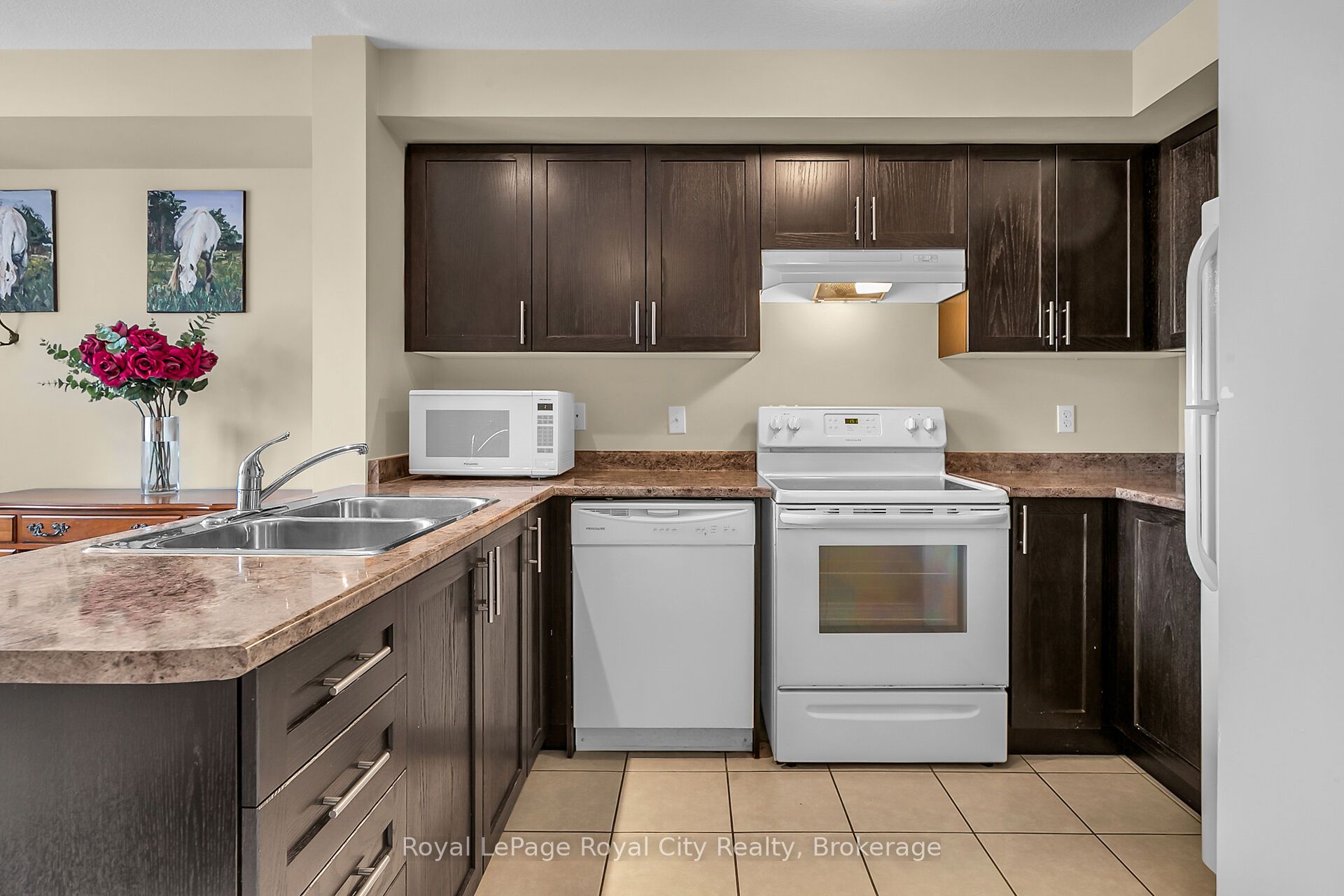 #a - 616 Woodlawn Road Property Photo 6