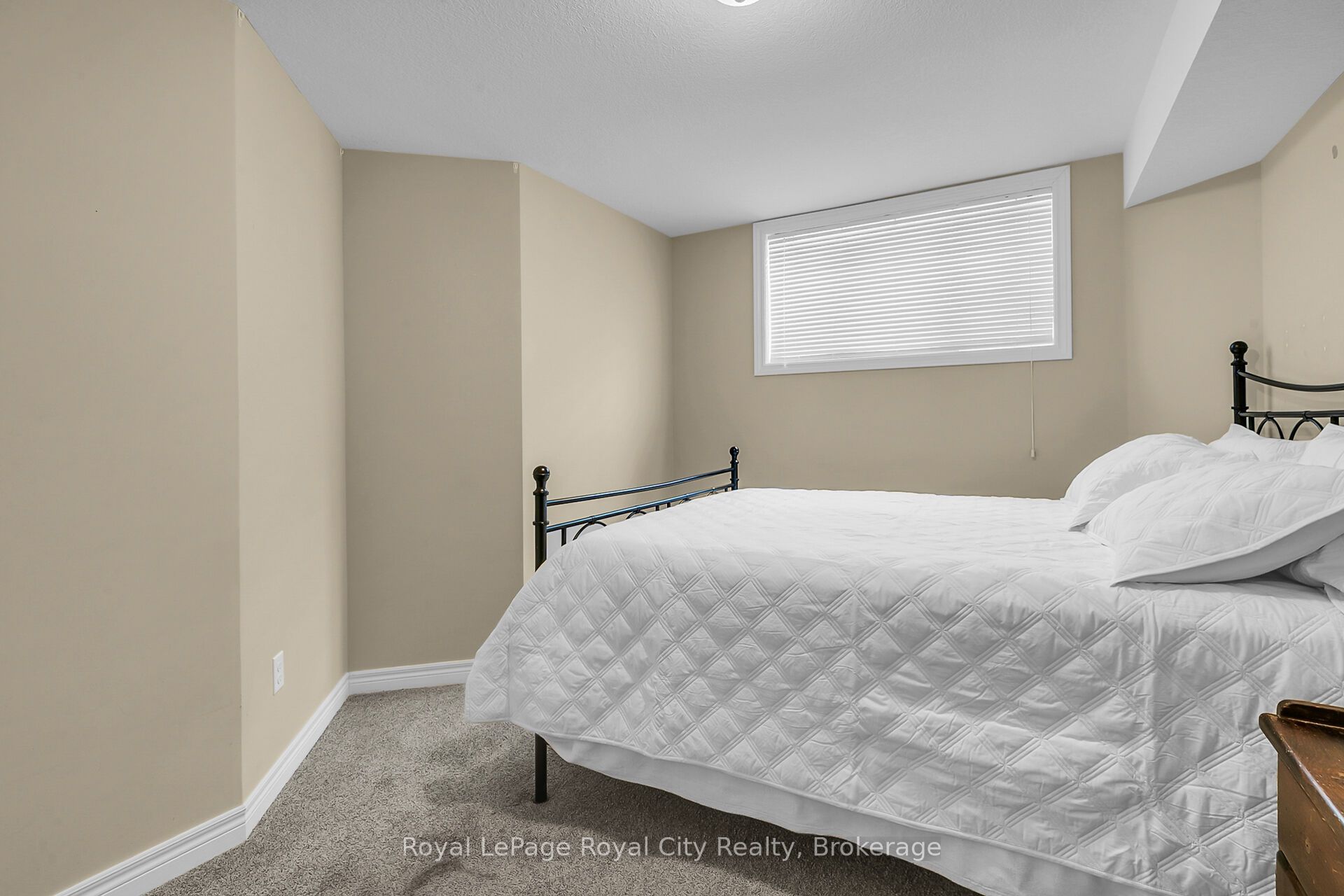 #a - 616 Woodlawn Road Property Photo 14