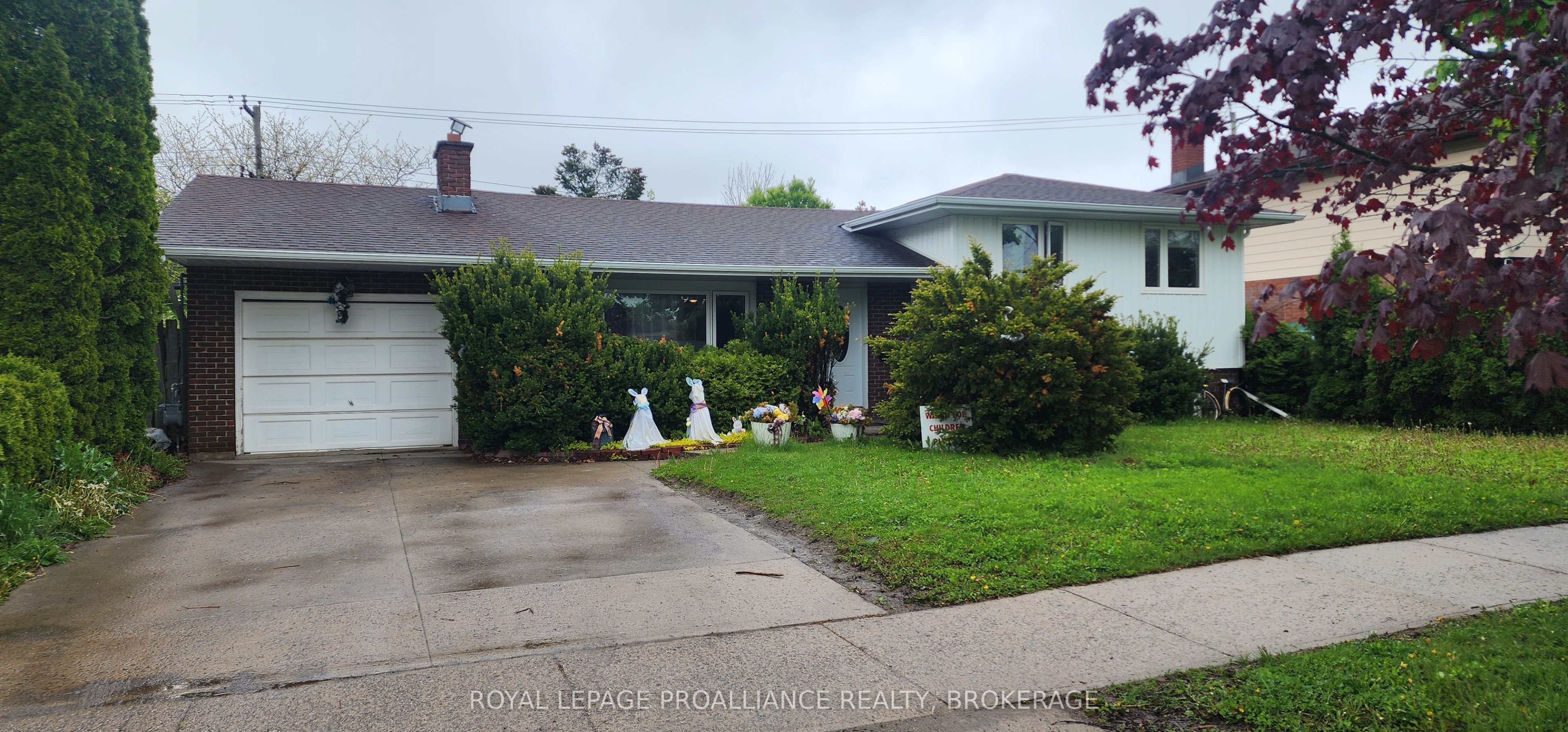 247 Norman Rogers Drive Property Photo 1