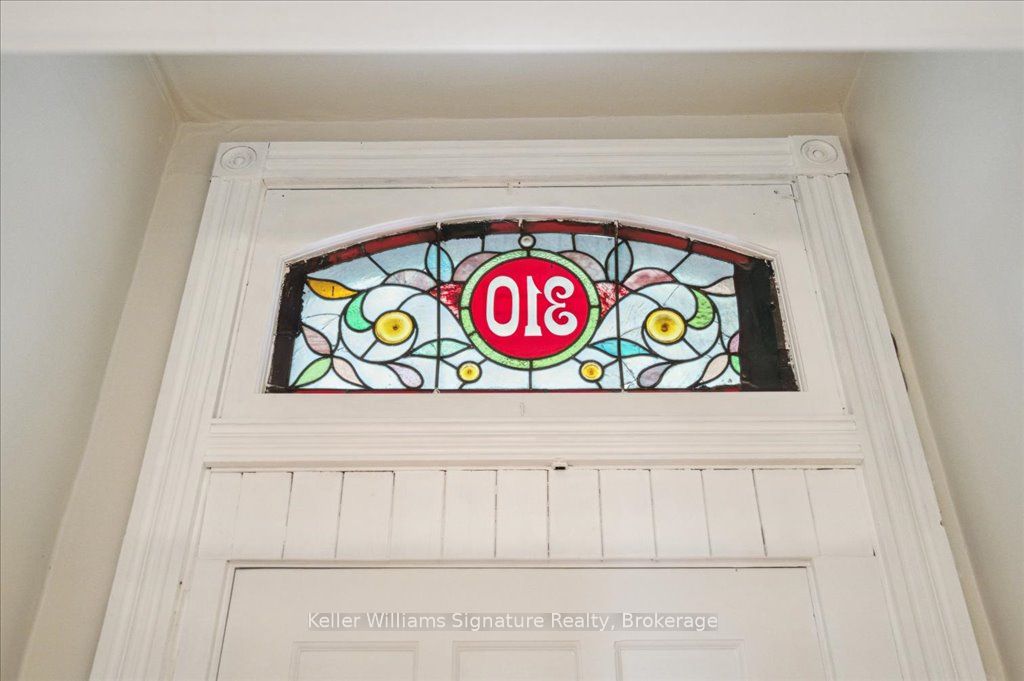 310 Catharine Street N Property Photo 4