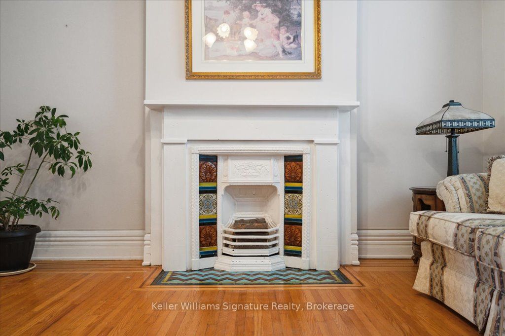 310 Catharine Street N Property Photo 8
