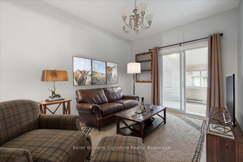 310 Catharine Street N Property Photo 12