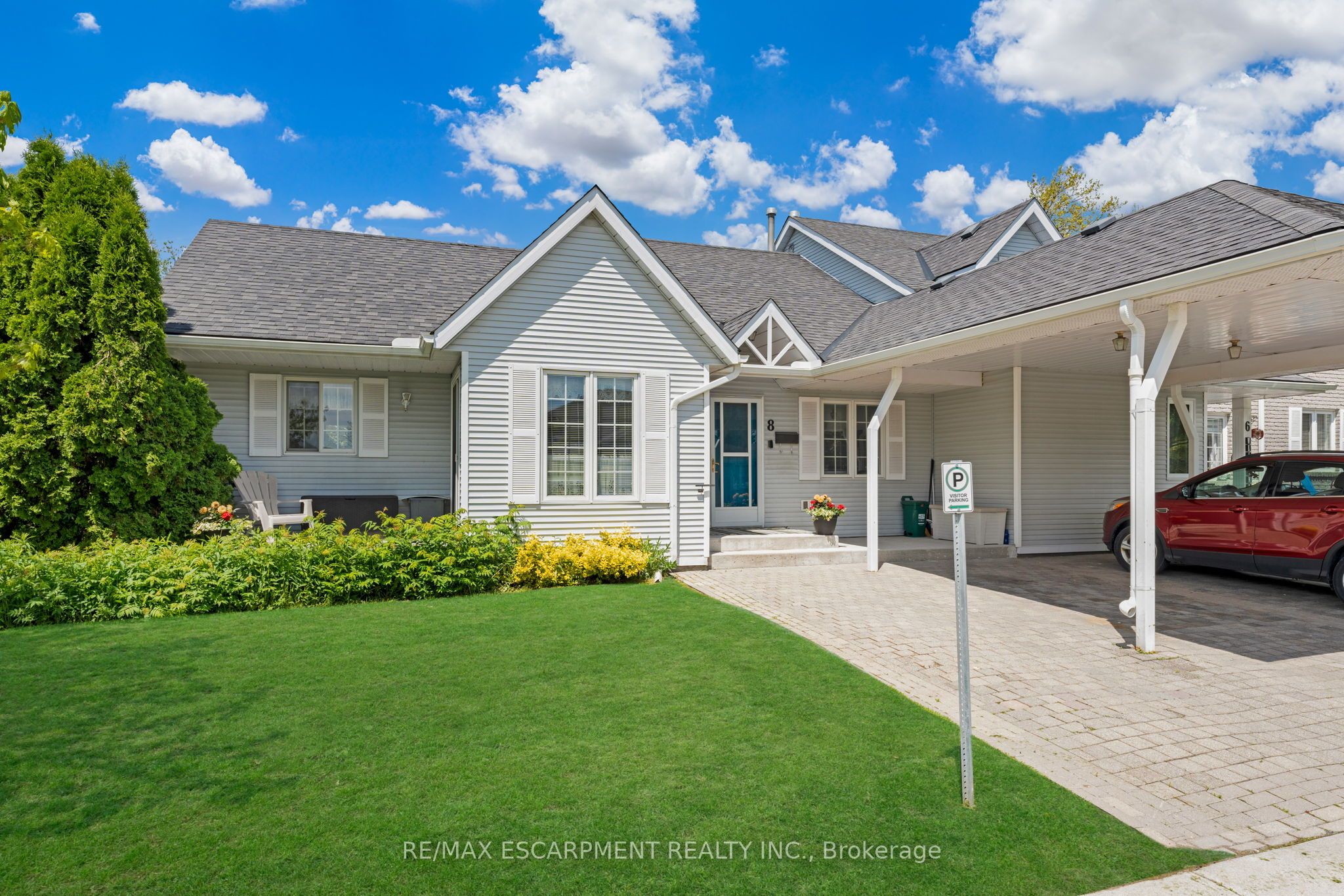 8 Garden Drive Property Photo 1