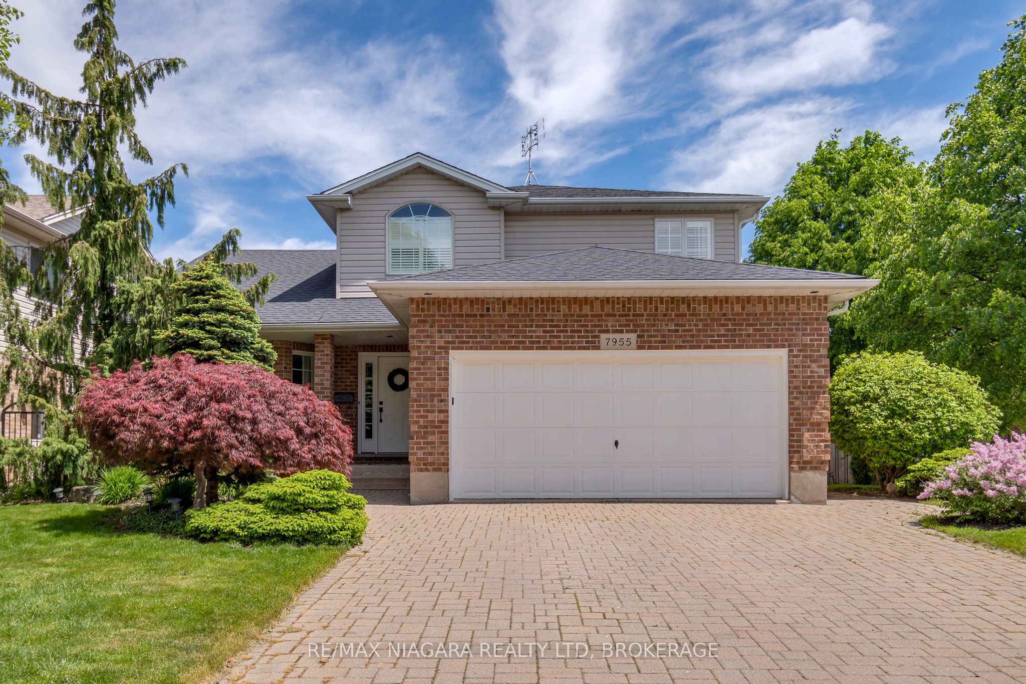 7955 Harvest Crescent Property Photo 1