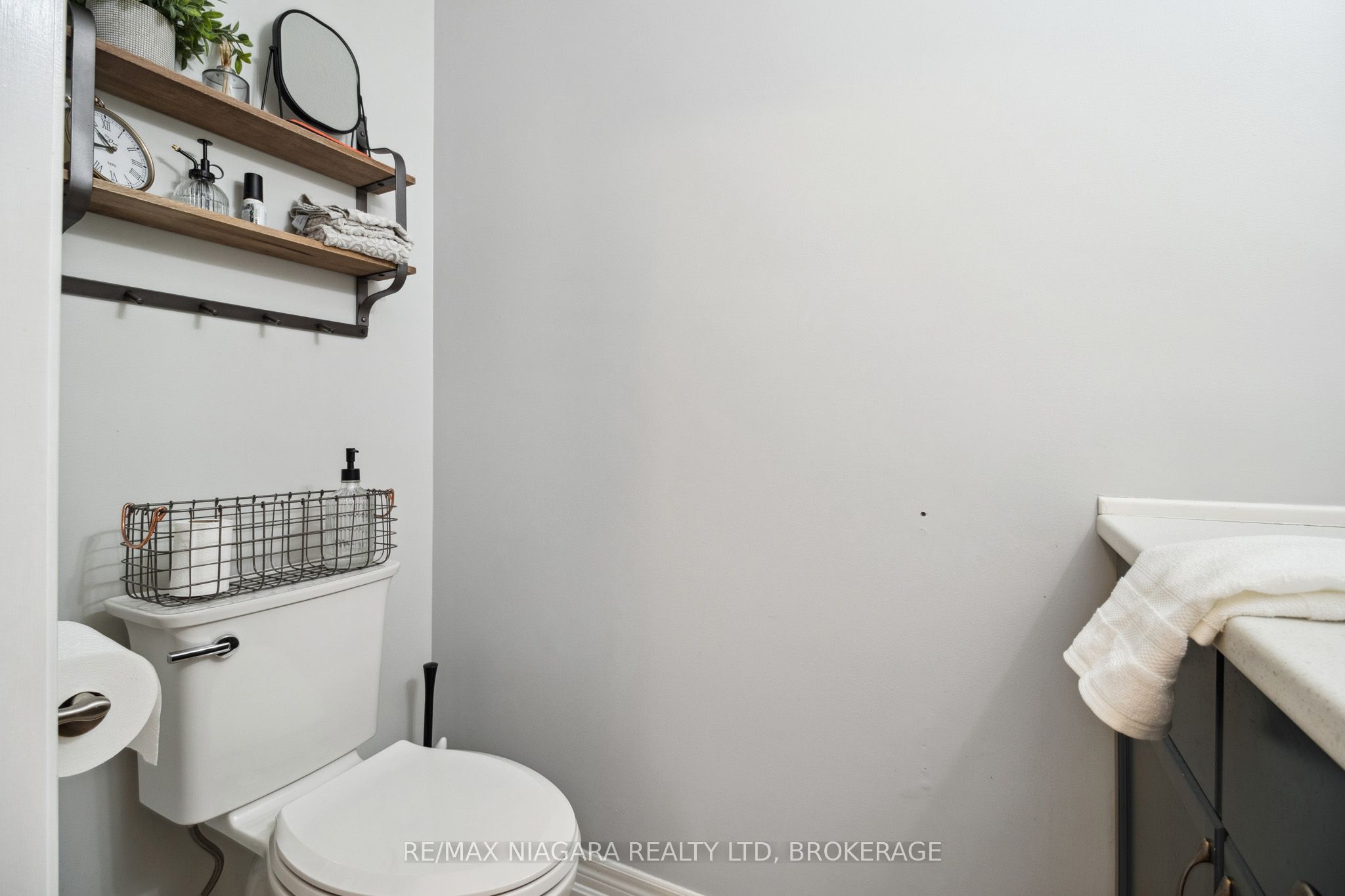 7955 Harvest Crescent Property Photo 12