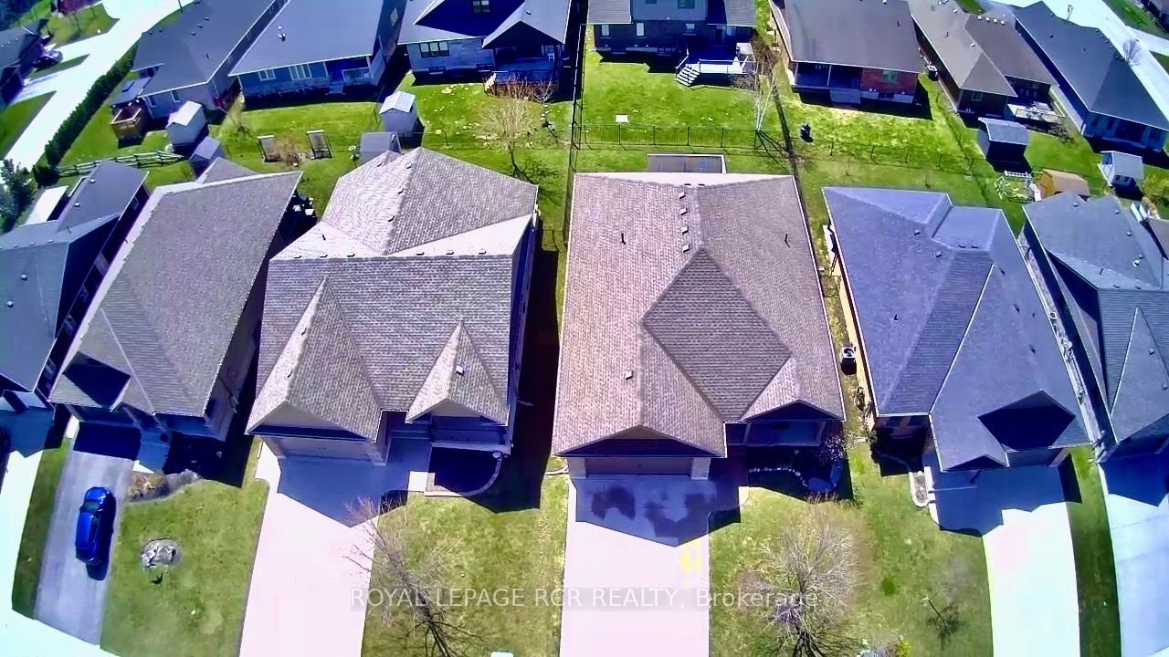 184 Ruby's Crescent E Property Photo 1