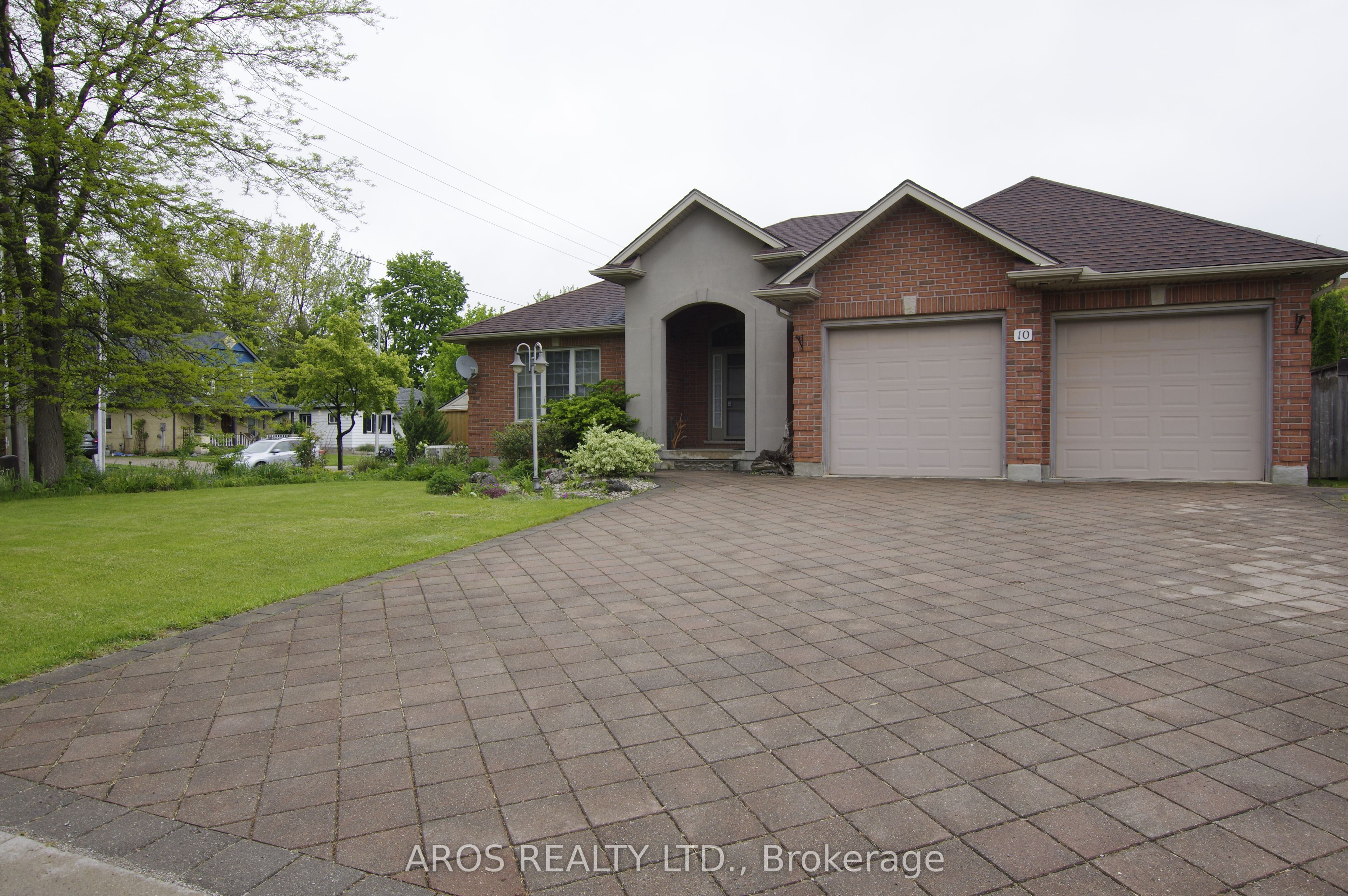 10 Prince Of Wales Gate N Property Photo 3
