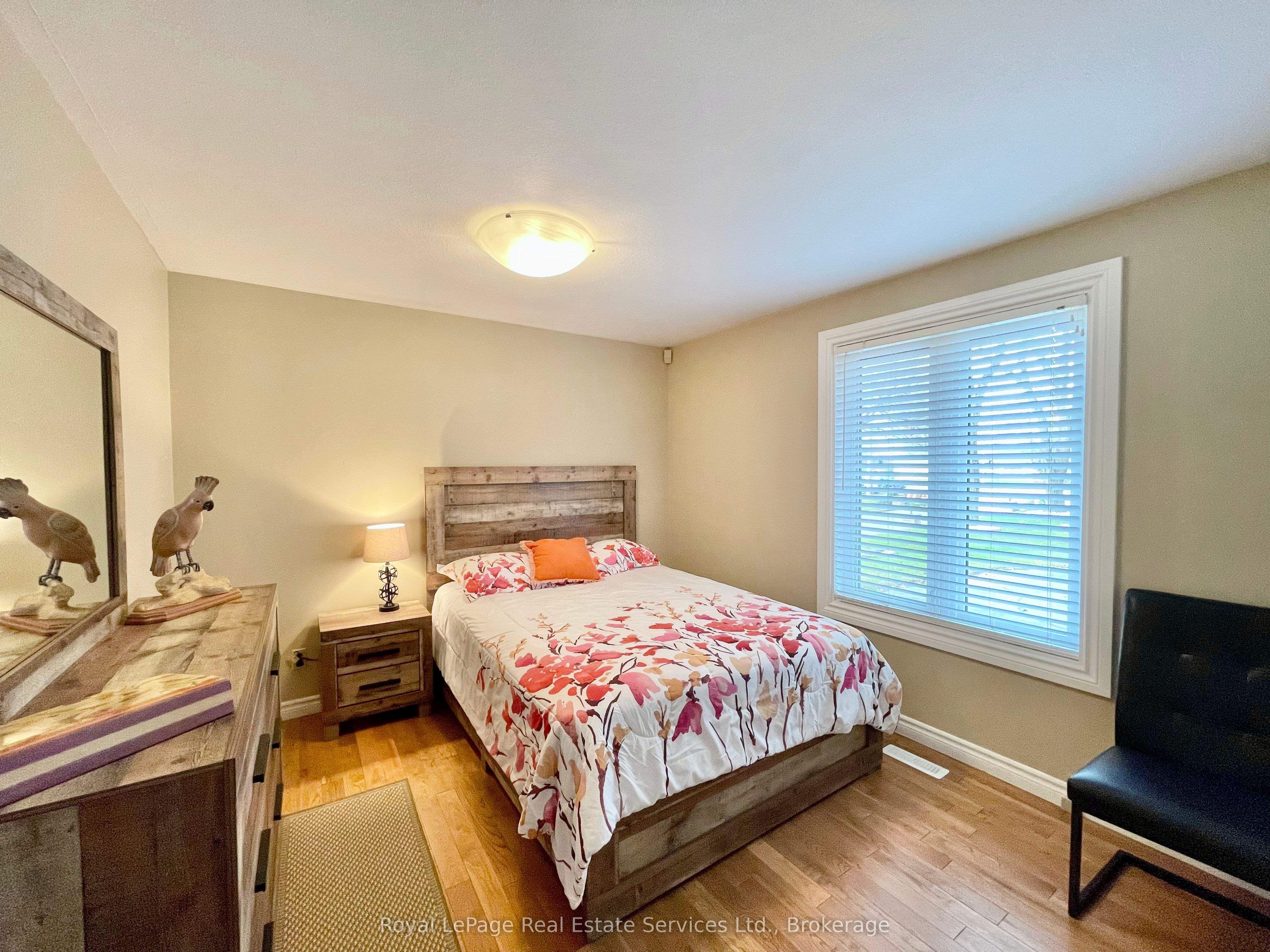 184 Dundas Street E Property Photo 16