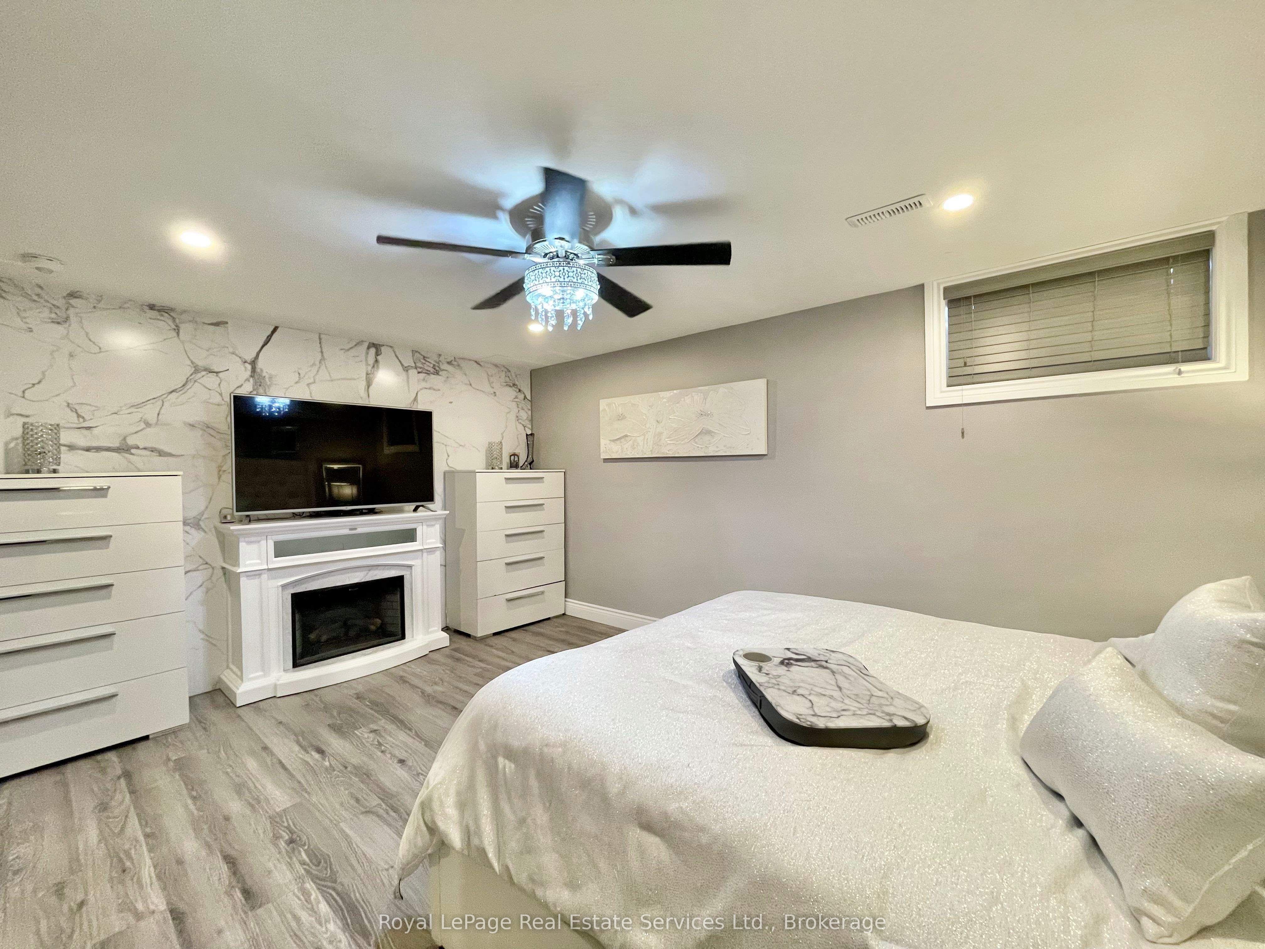 184 Dundas Street E Property Photo 25