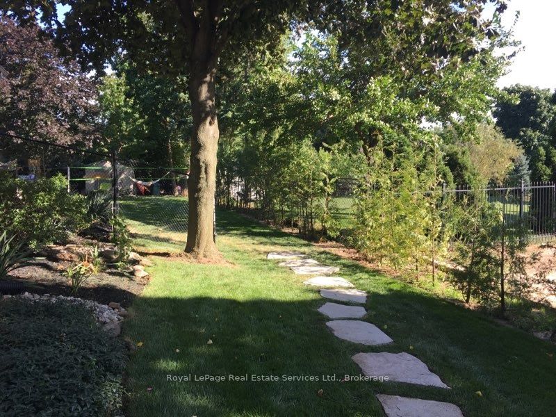 184 Dundas Street E Property Photo 38