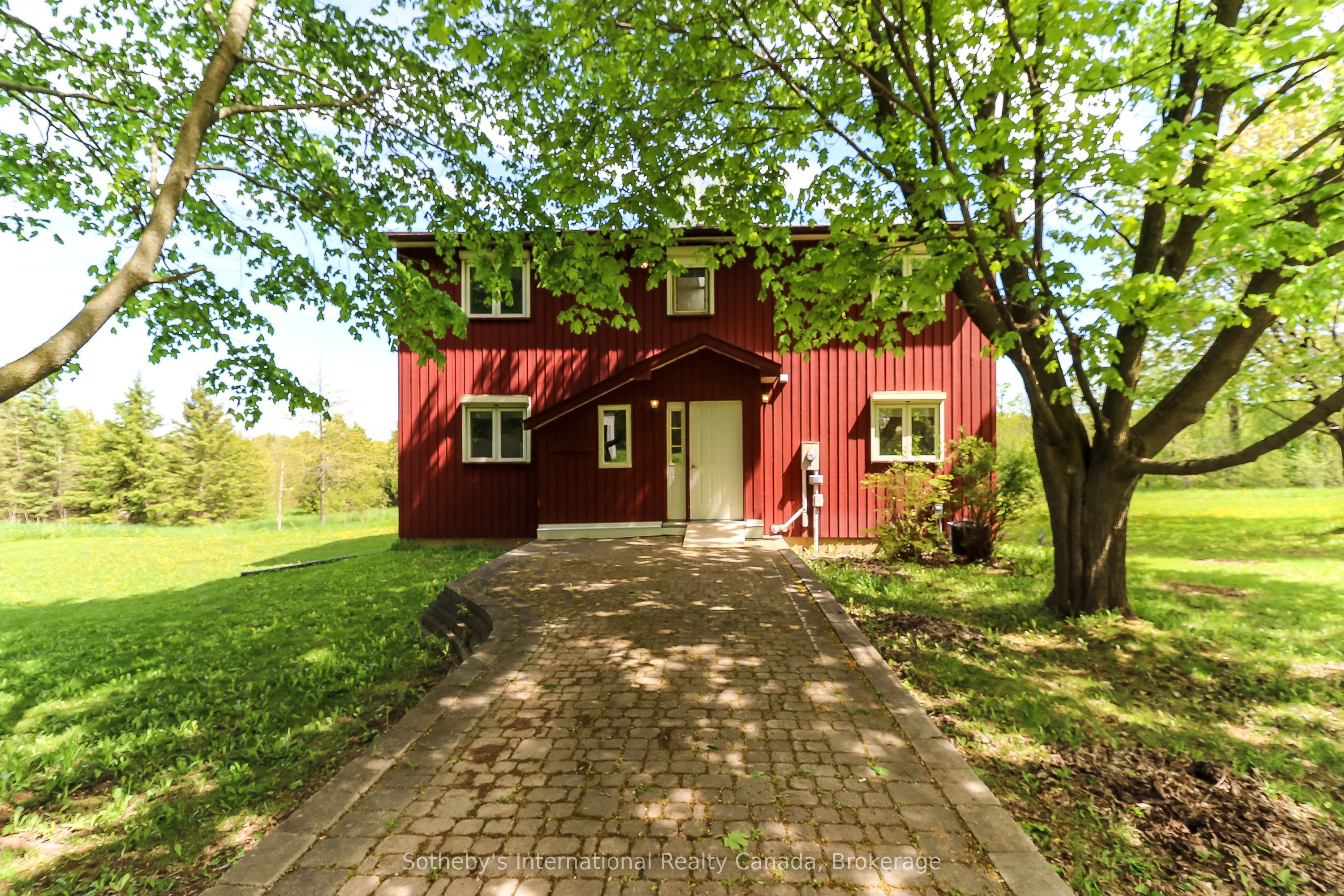 608173 12th Side Road Property Photo 1