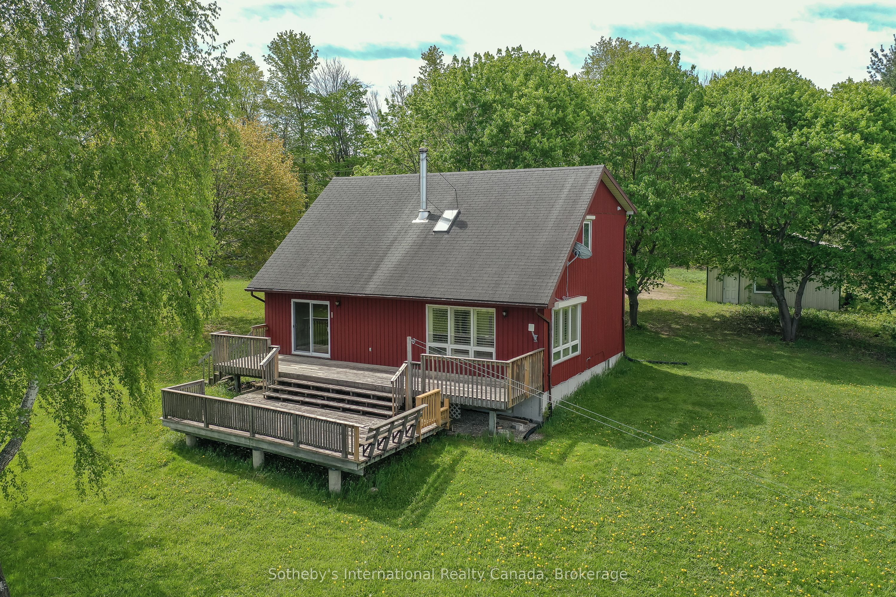 608173 12th Side Road Property Photo 2