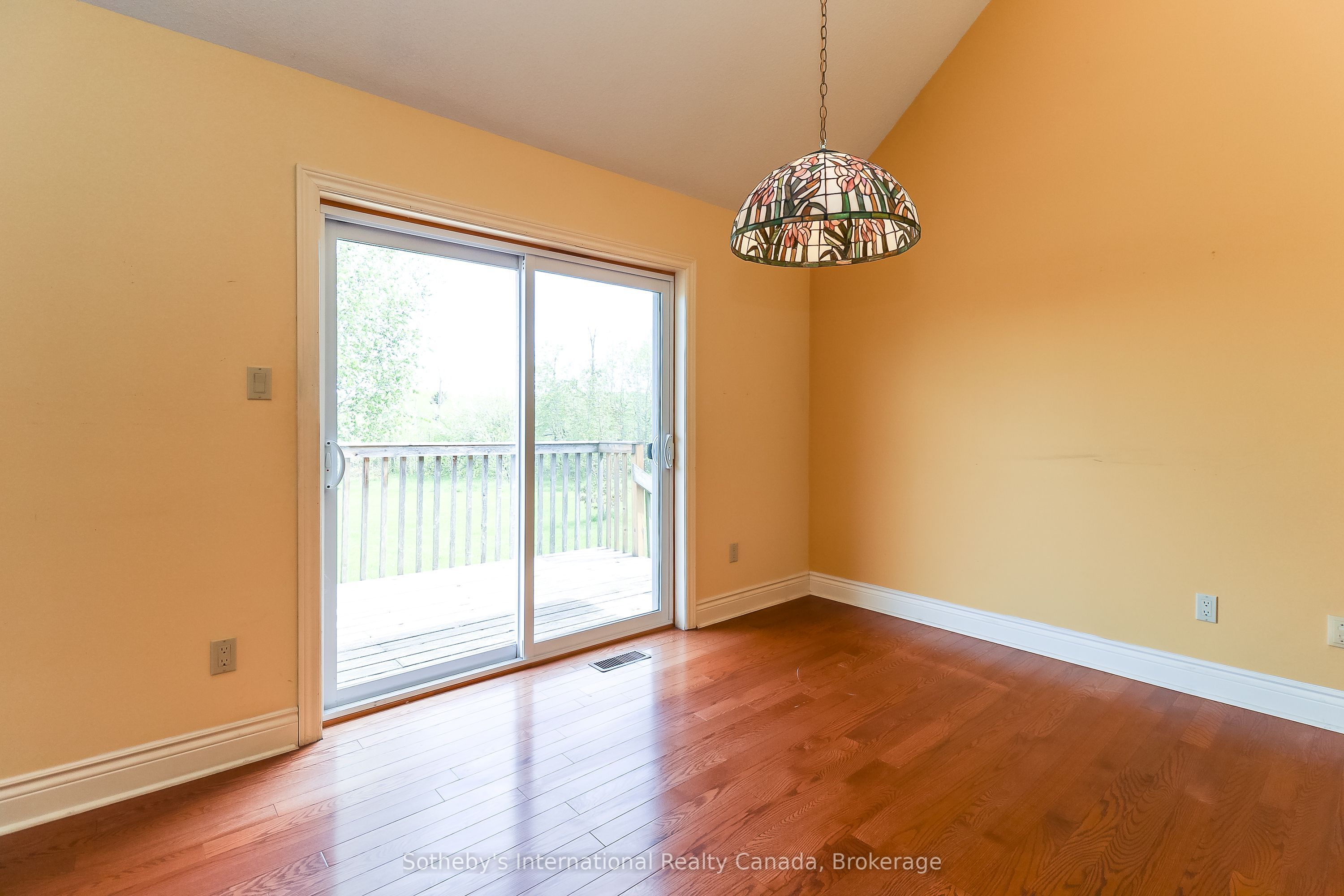 608173 12th Side Road Property Photo 13