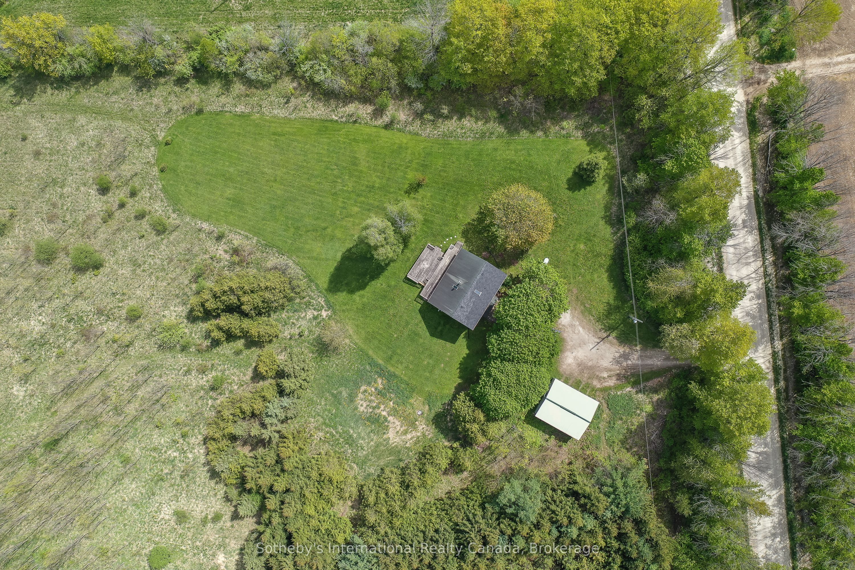 608173 12th Side Road Property Photo 24