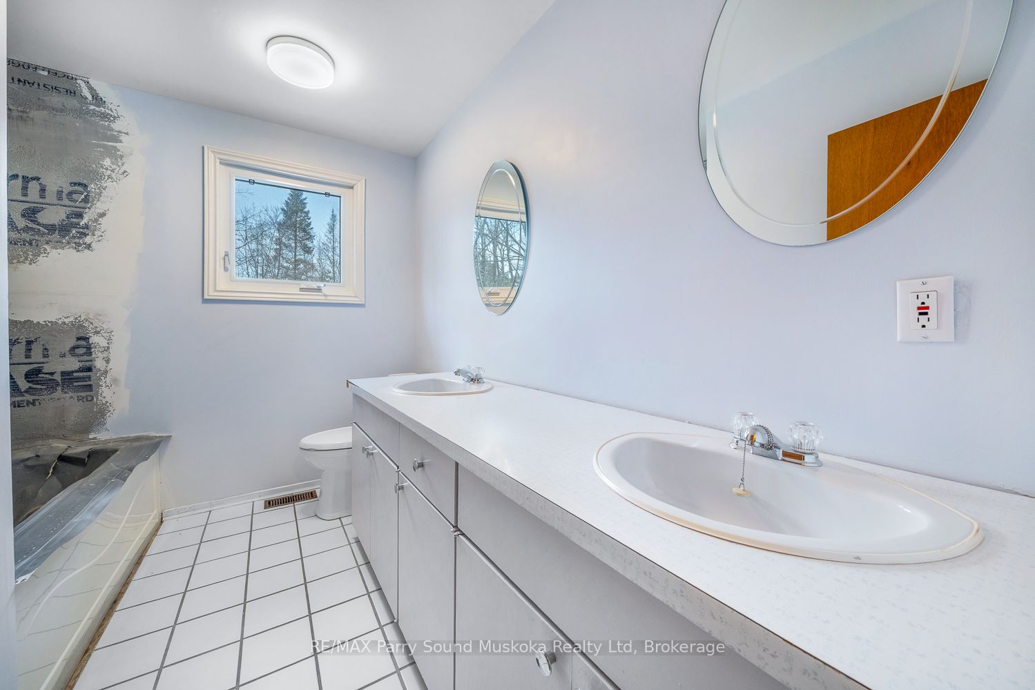2 William Street Property Photo 4