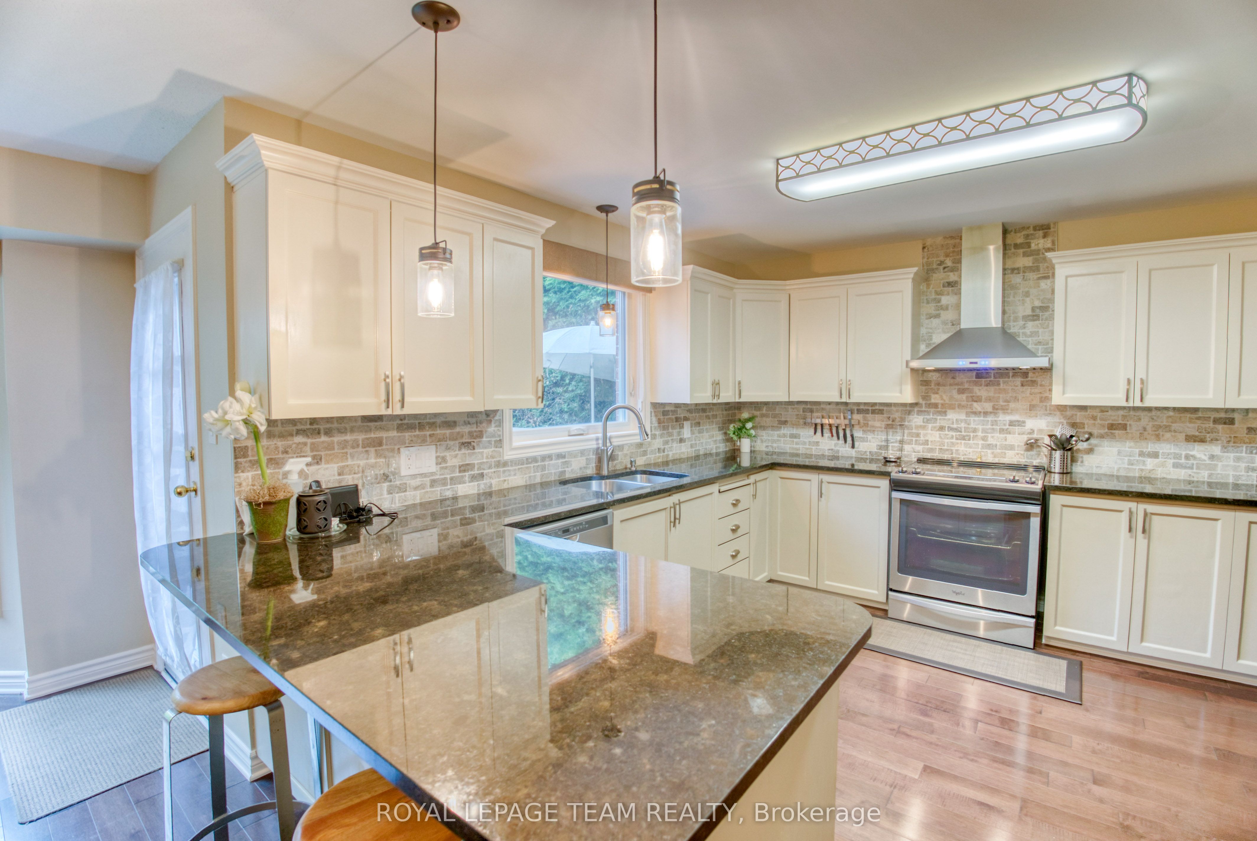 27 Sherk Crescent Property Photo 12