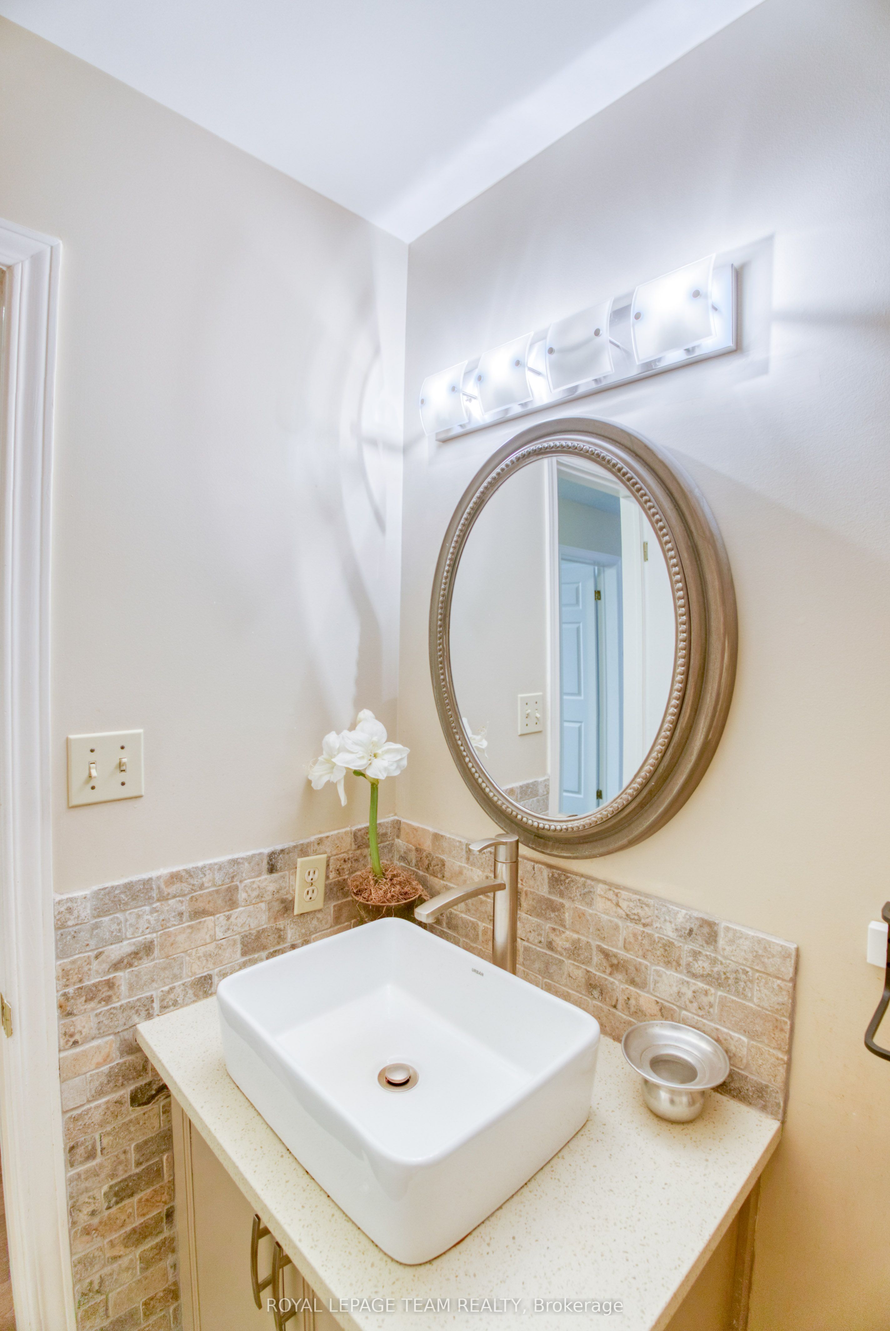 27 Sherk Crescent Property Photo 19