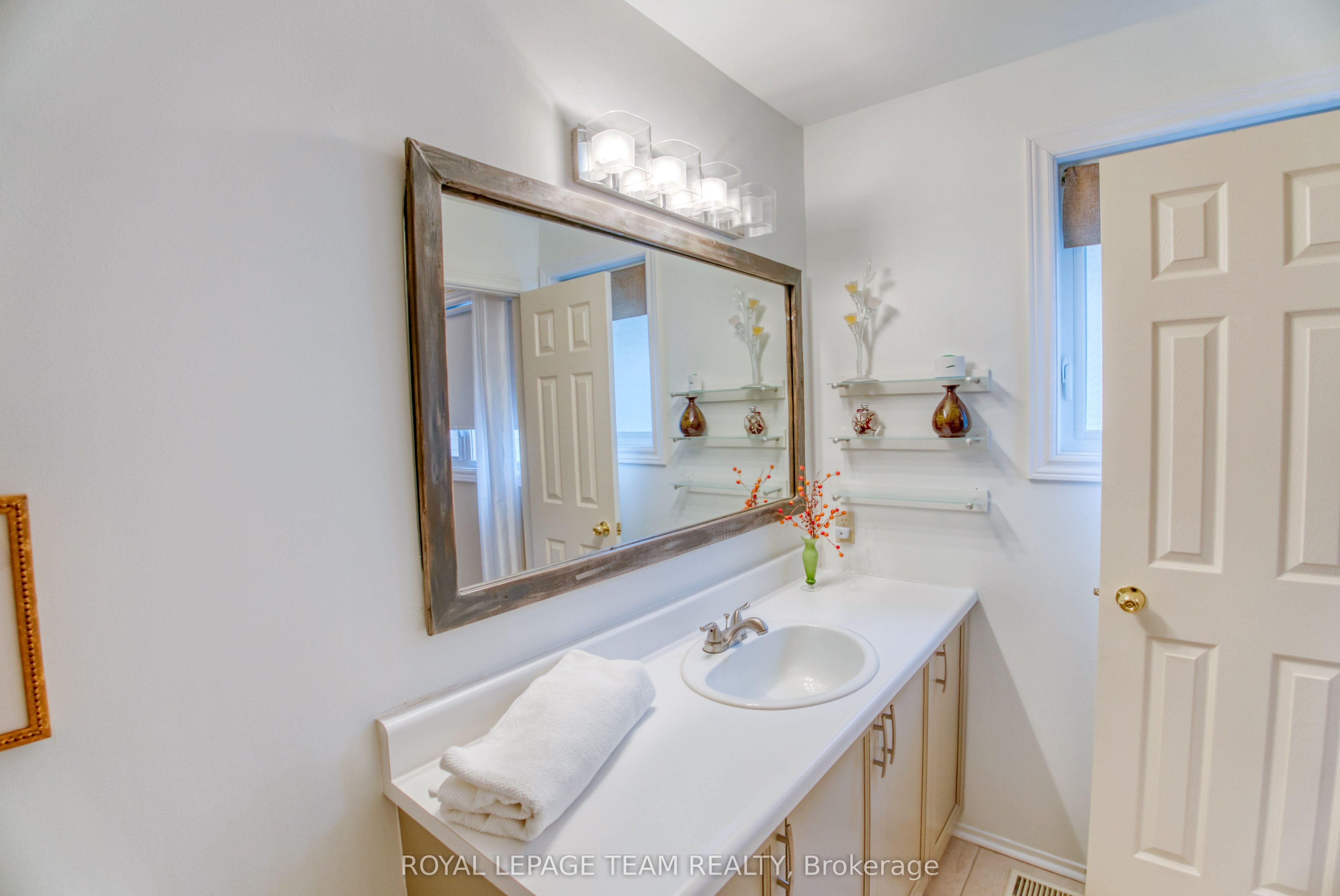 27 Sherk Crescent Property Photo 32