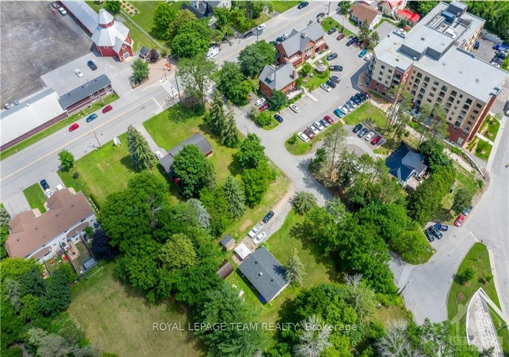 3787 Carp Road Property Photo 4