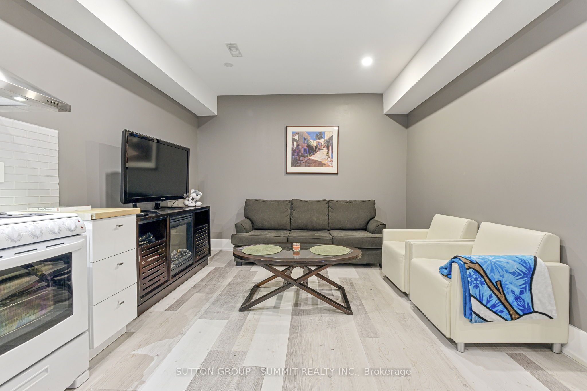 40 Aldgate Avenue Property Photo 33