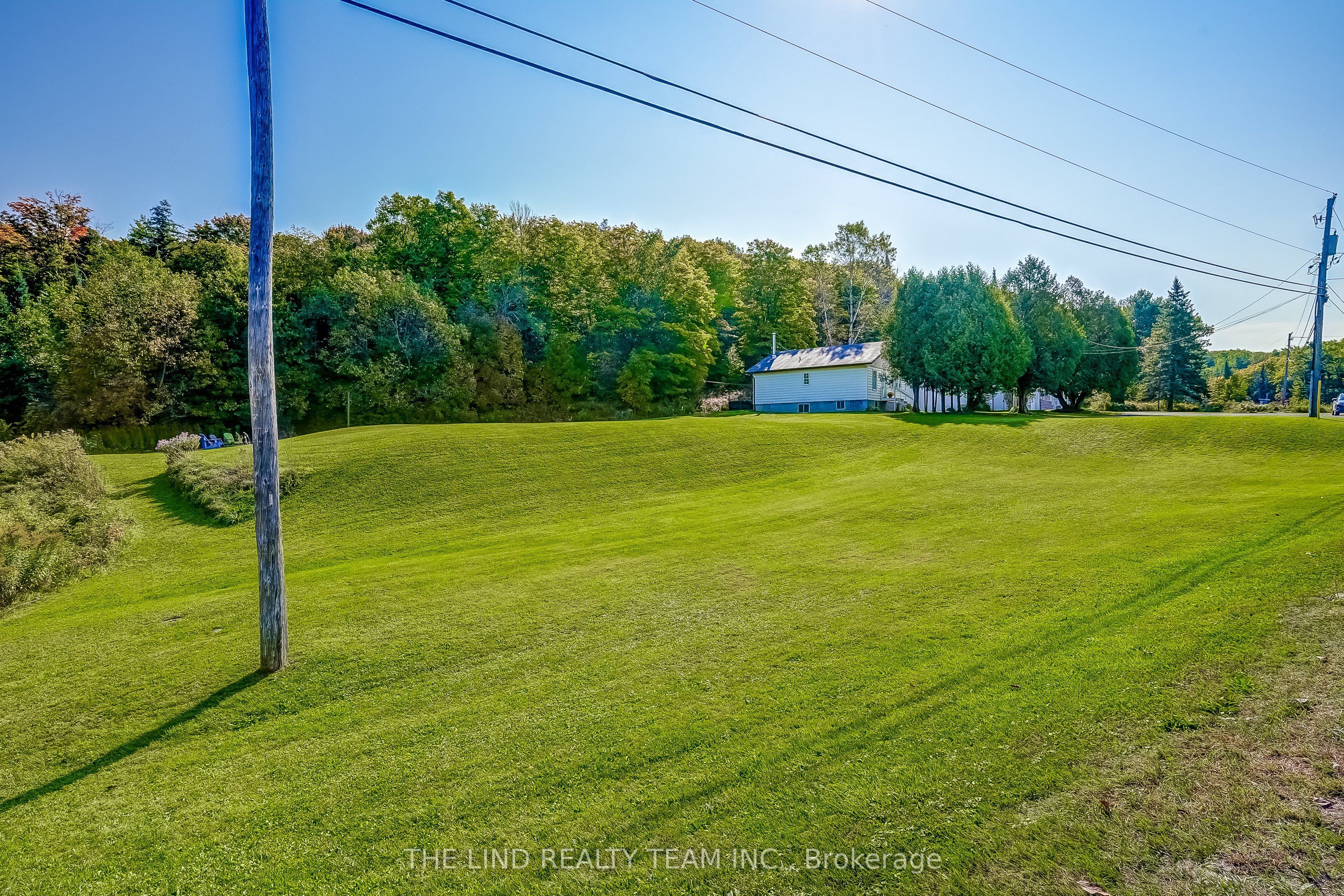 949 Raymond Rd Property Photo 3