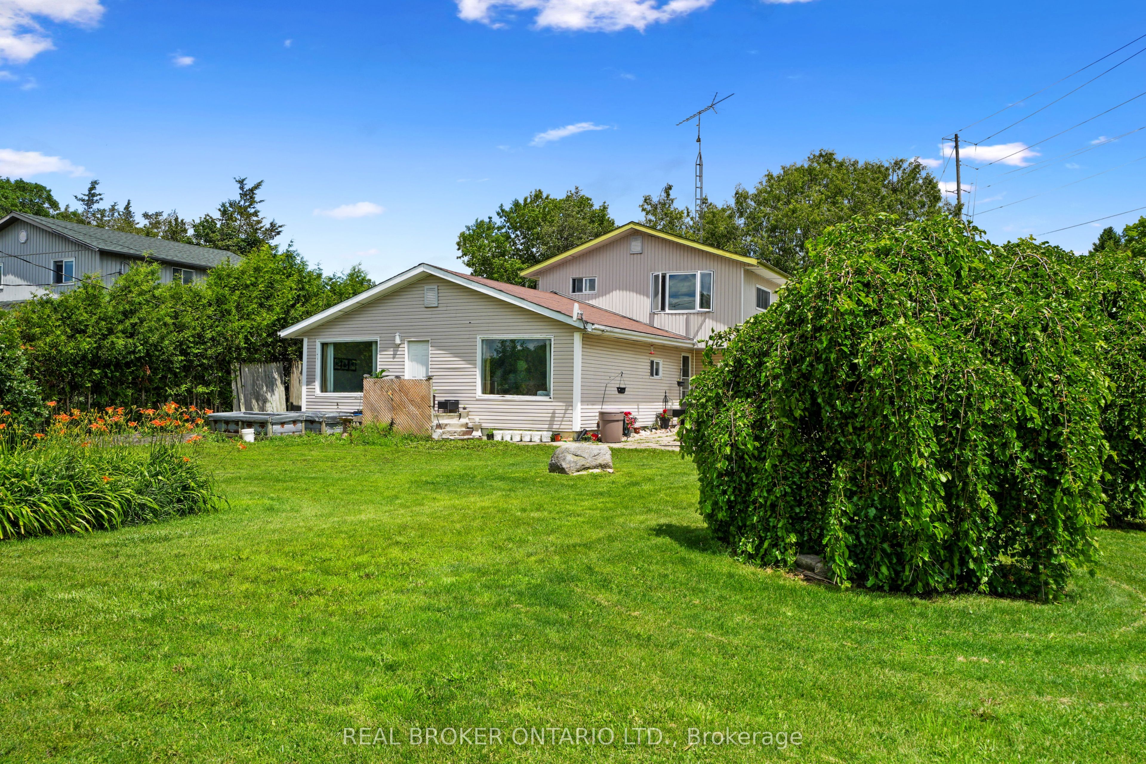 1686 8th Line E Property Photo 1